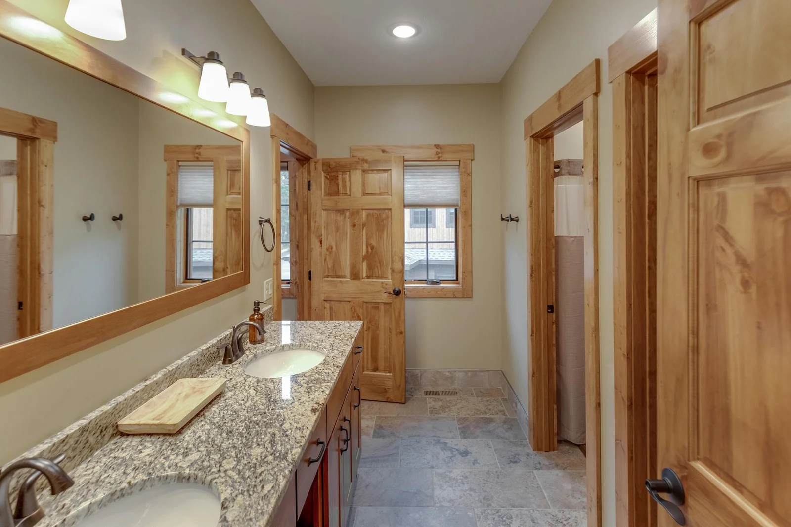 Bath 4 - Upper
