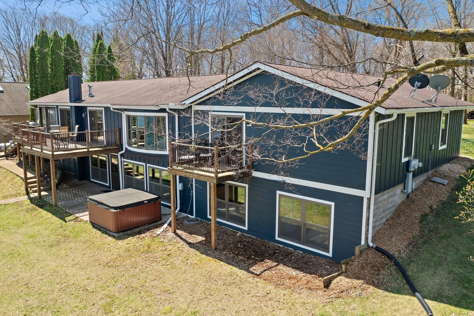 111-web-or-mls-1310A 186th St-220.jpg