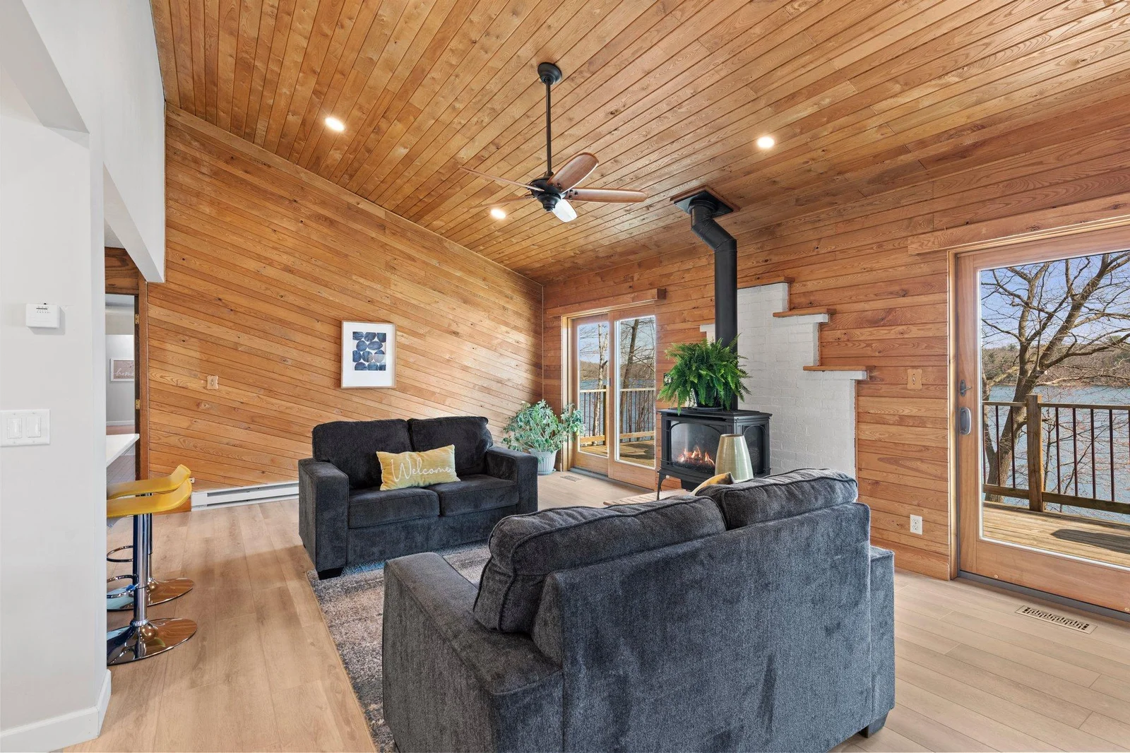 41-web-or-mls-1310A 186th St-149.jpg