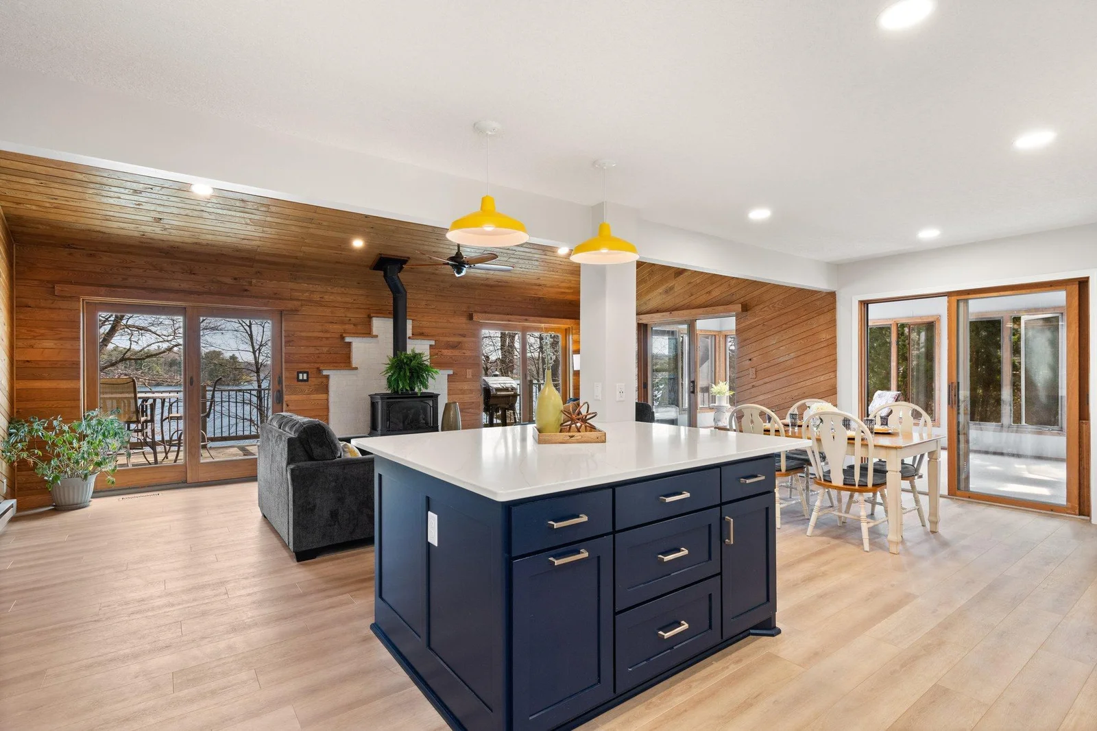 32-web-or-mls-1310A 186th St-115.jpg