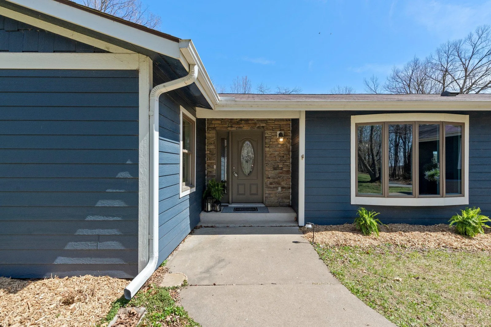 8-web-or-mls-1310A 186th St-356.jpg