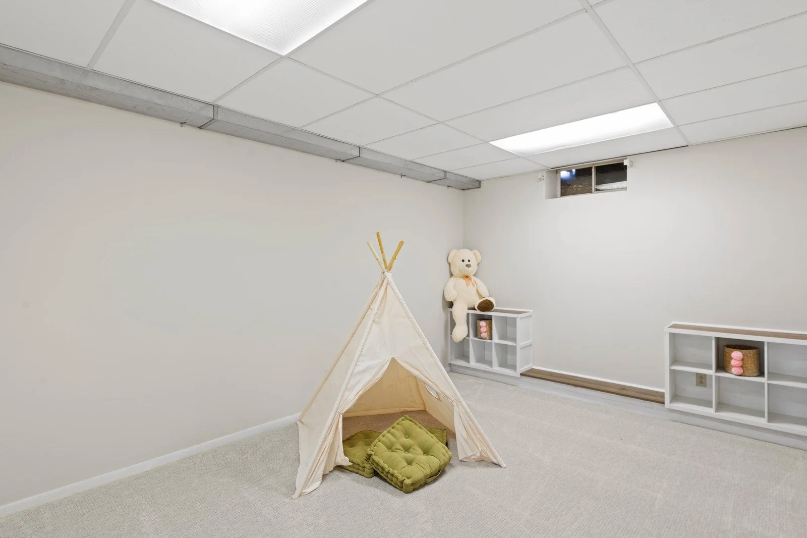 91-web-or-mls-1310A 186th St-325.jpg