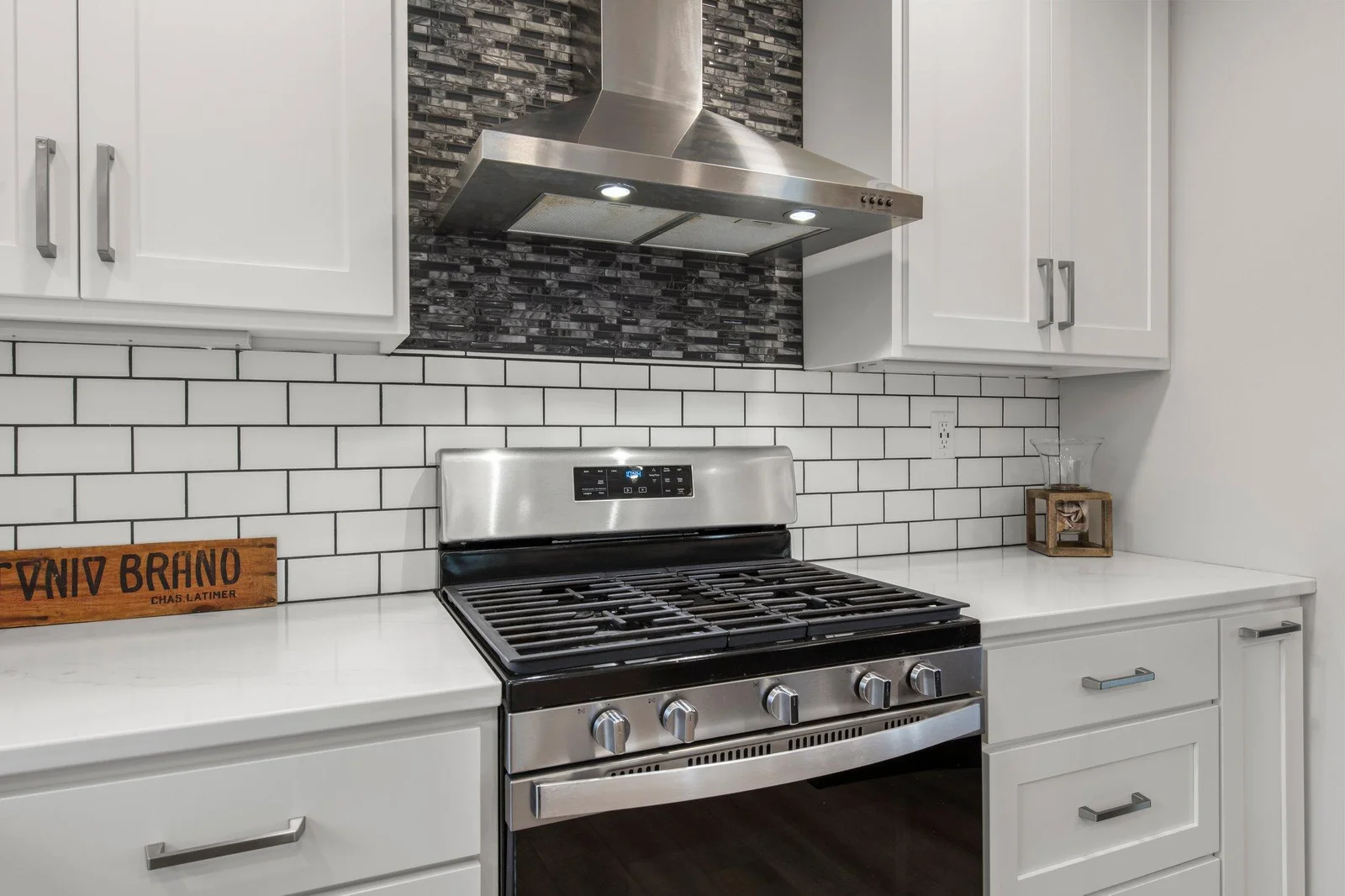 36-web-or-mls-1310A 186th St-128.jpg