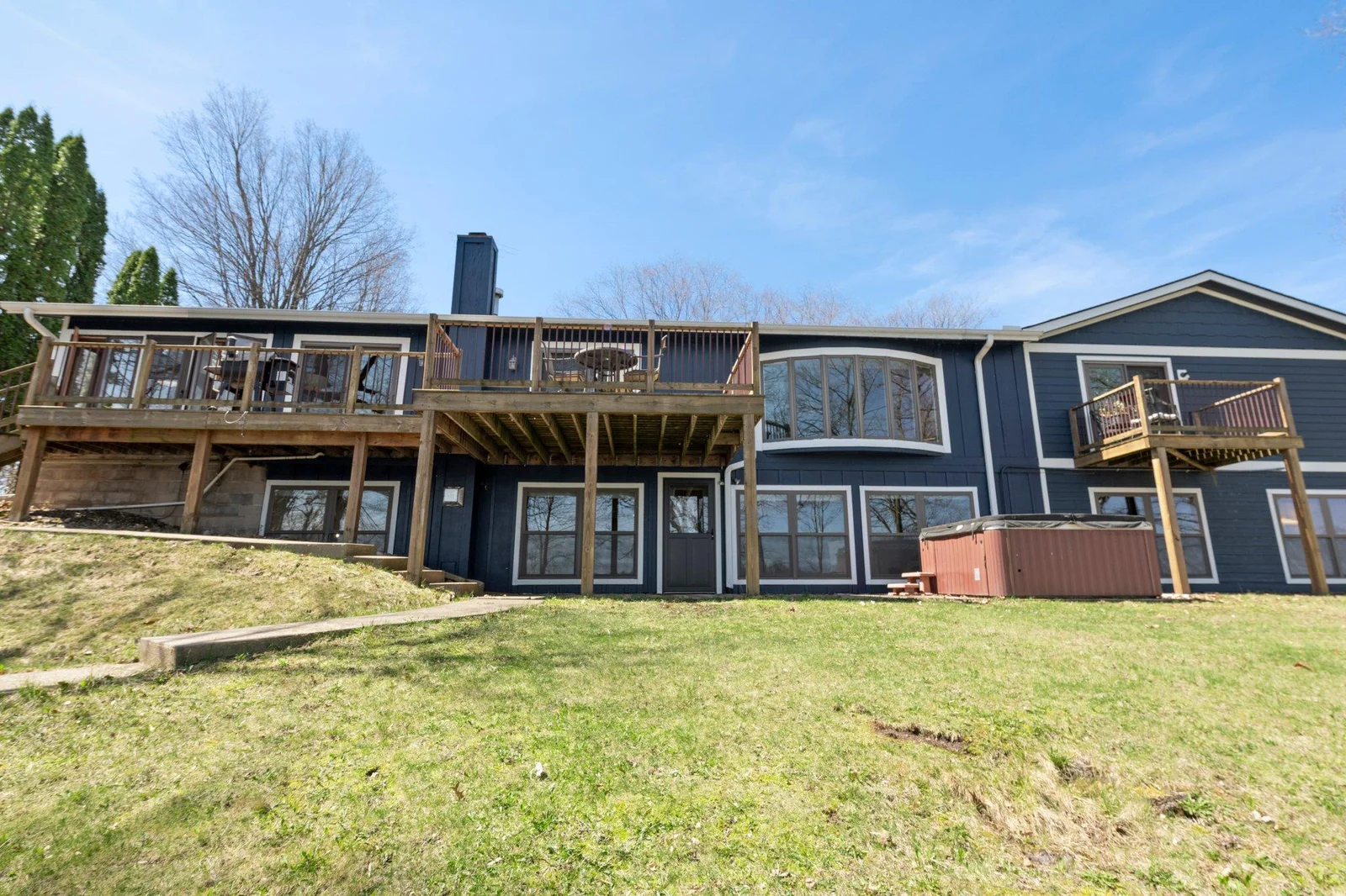 100-web-or-mls-1310A 186th St-371.jpg