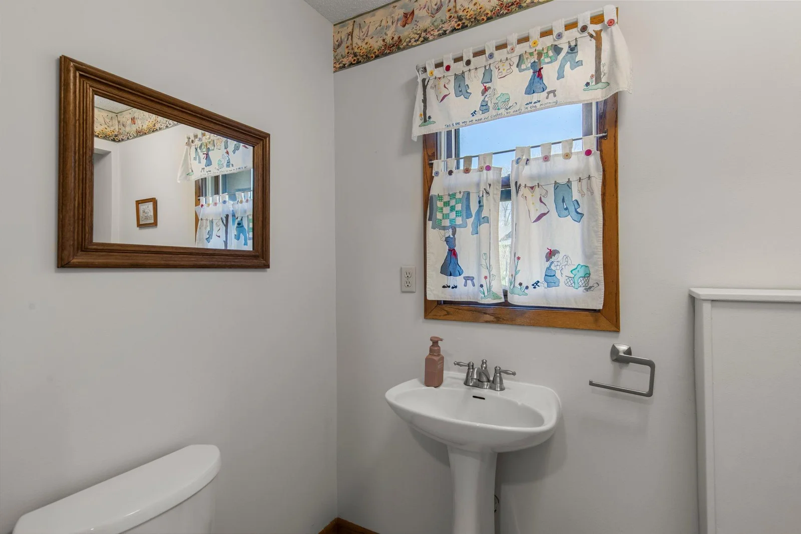 67-web-or-mls-1310A 186th St-186 copy.jpg