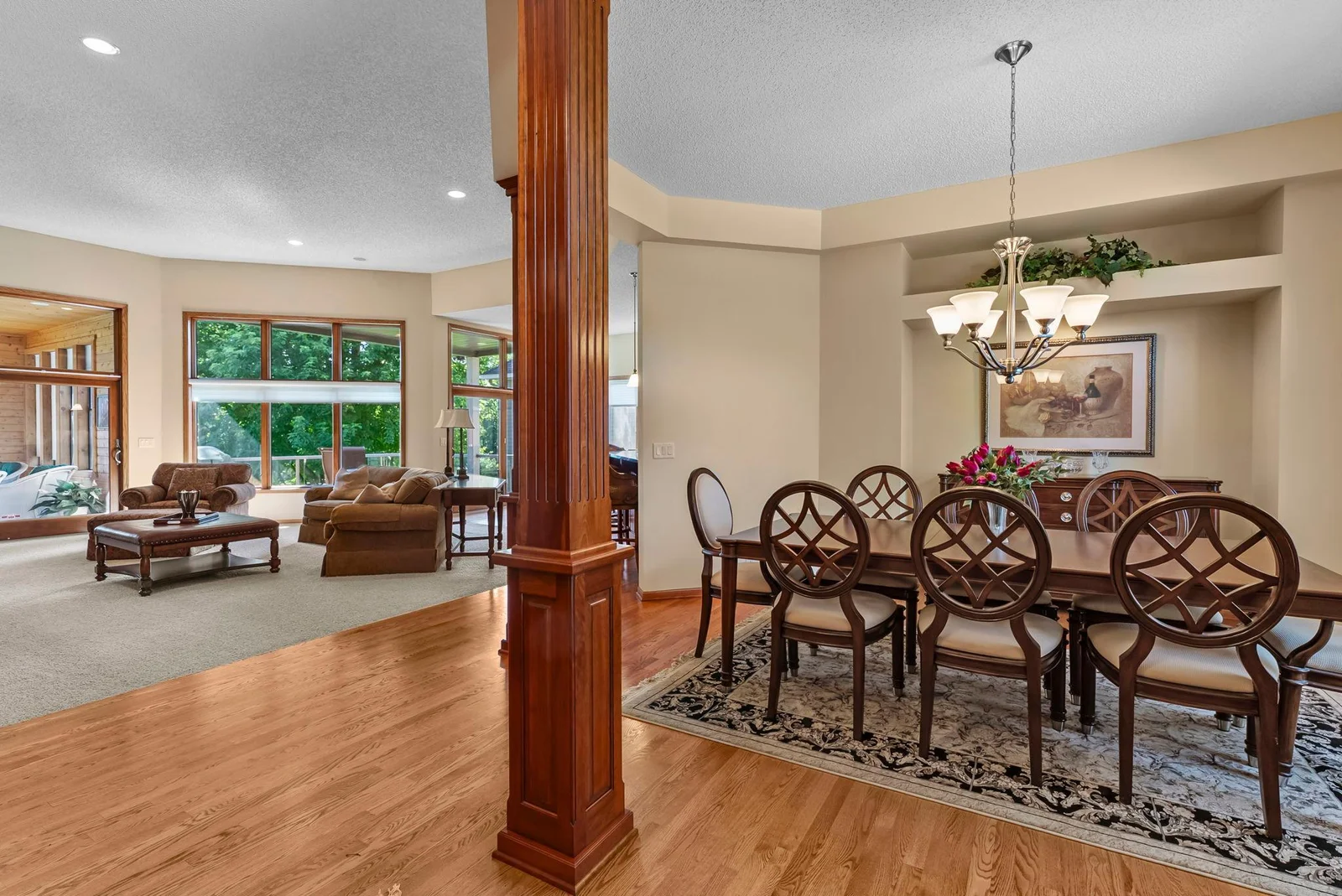 16-web-or-mls-11879 Flanders Cir NE-11.jpg