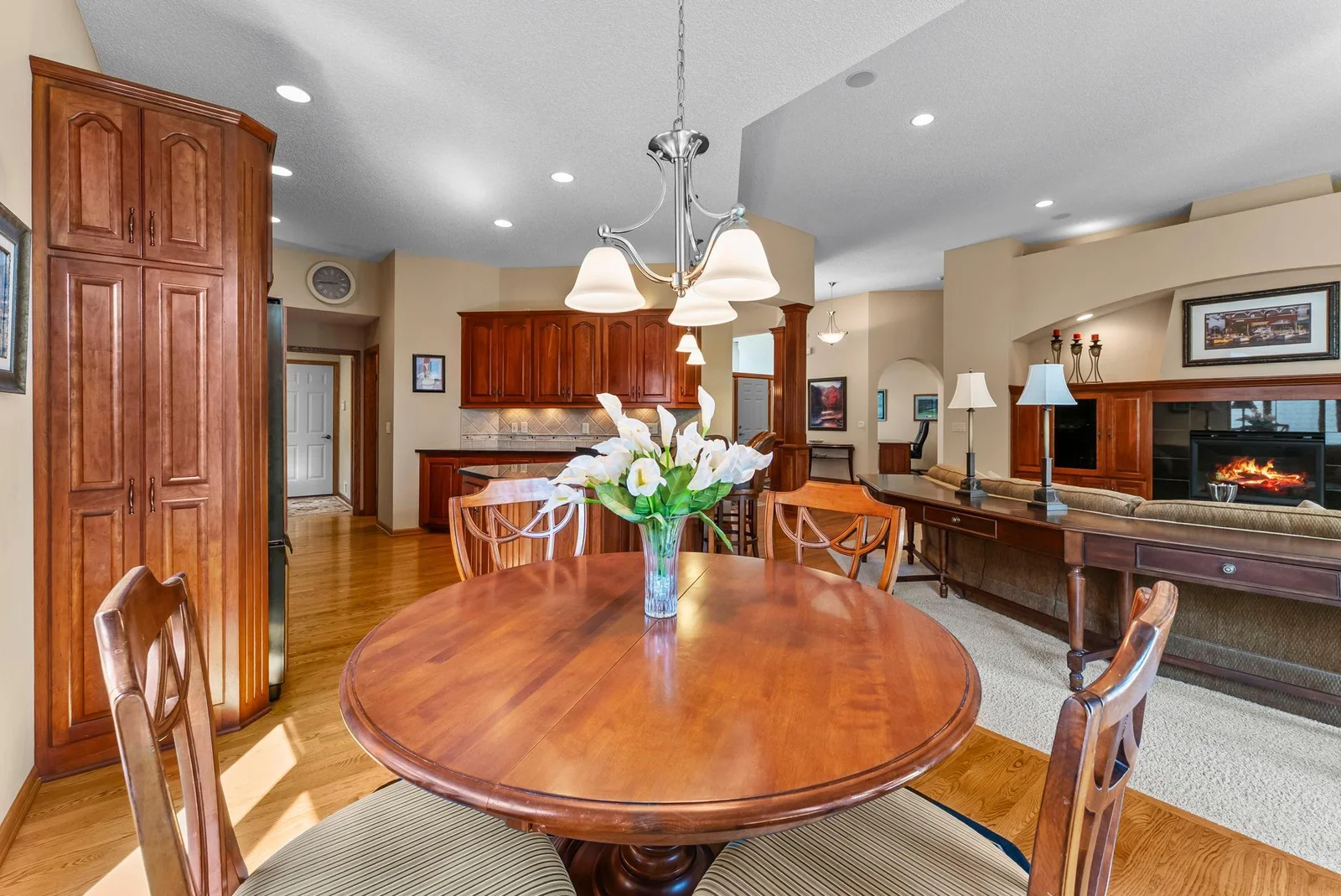 32-web-or-mls-11879 Flanders Cir NE-72 (2).jpg