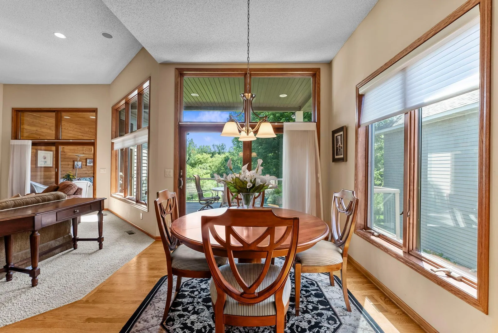 33-web-or-mls-11879 Flanders Cir NE-75 (2).jpg