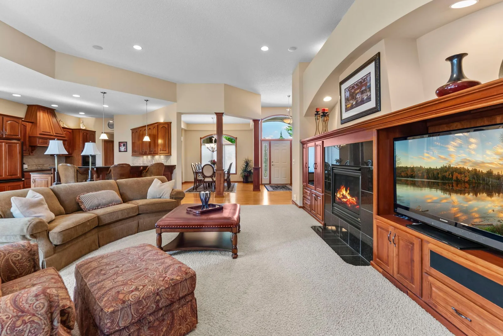 27-web-or-mls-11879 Flanders Cir NE-53 (2).jpg