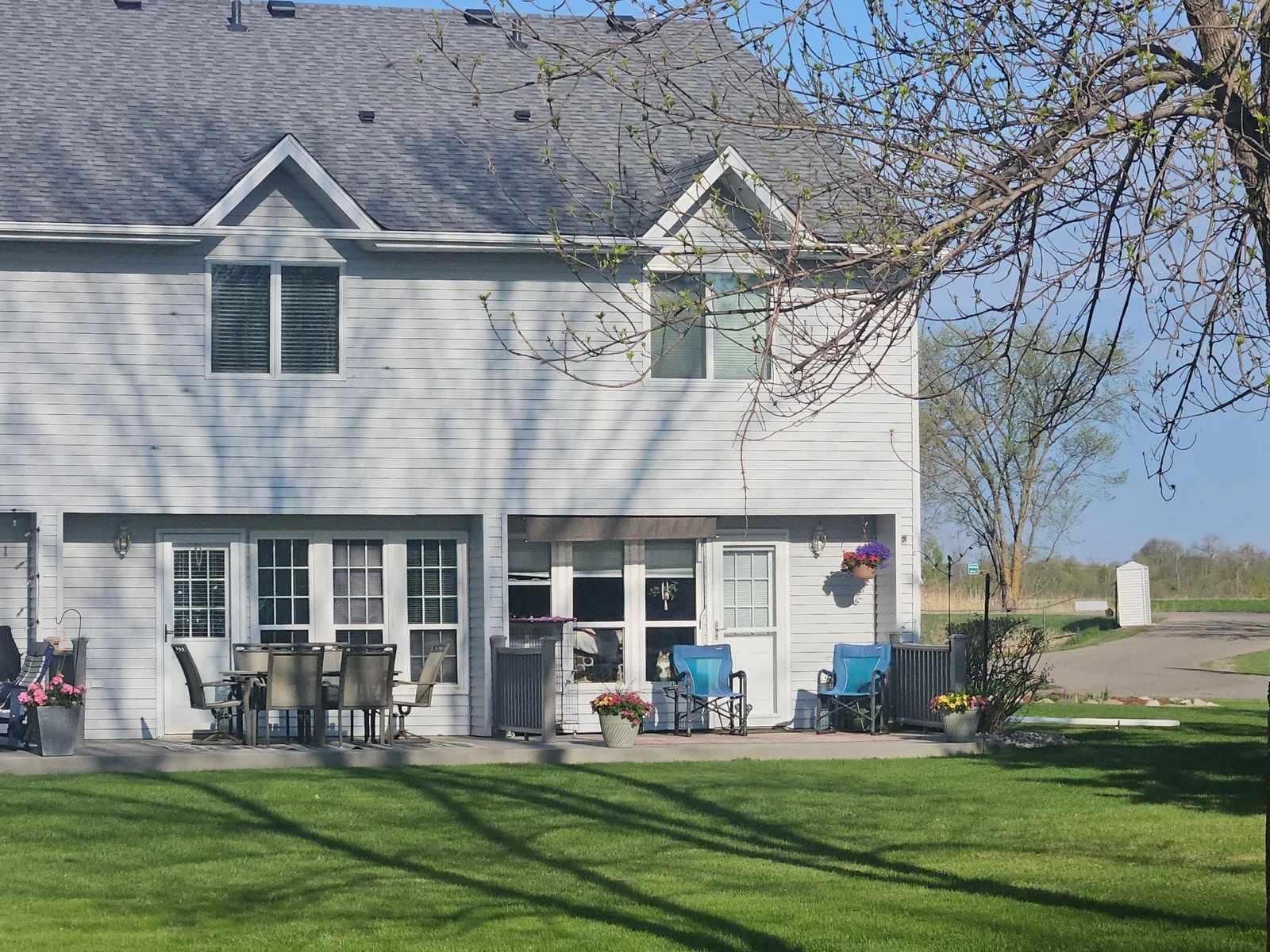 Photo 1 of 48023 Dunvilla