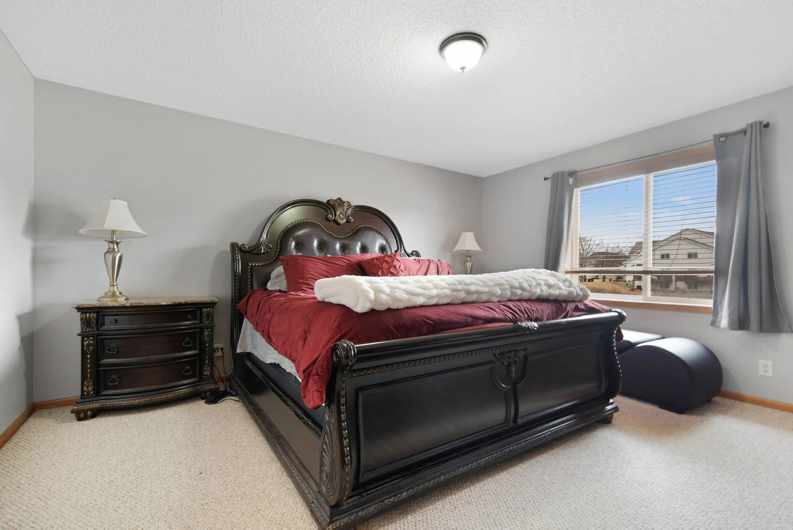 Main bed.jpg