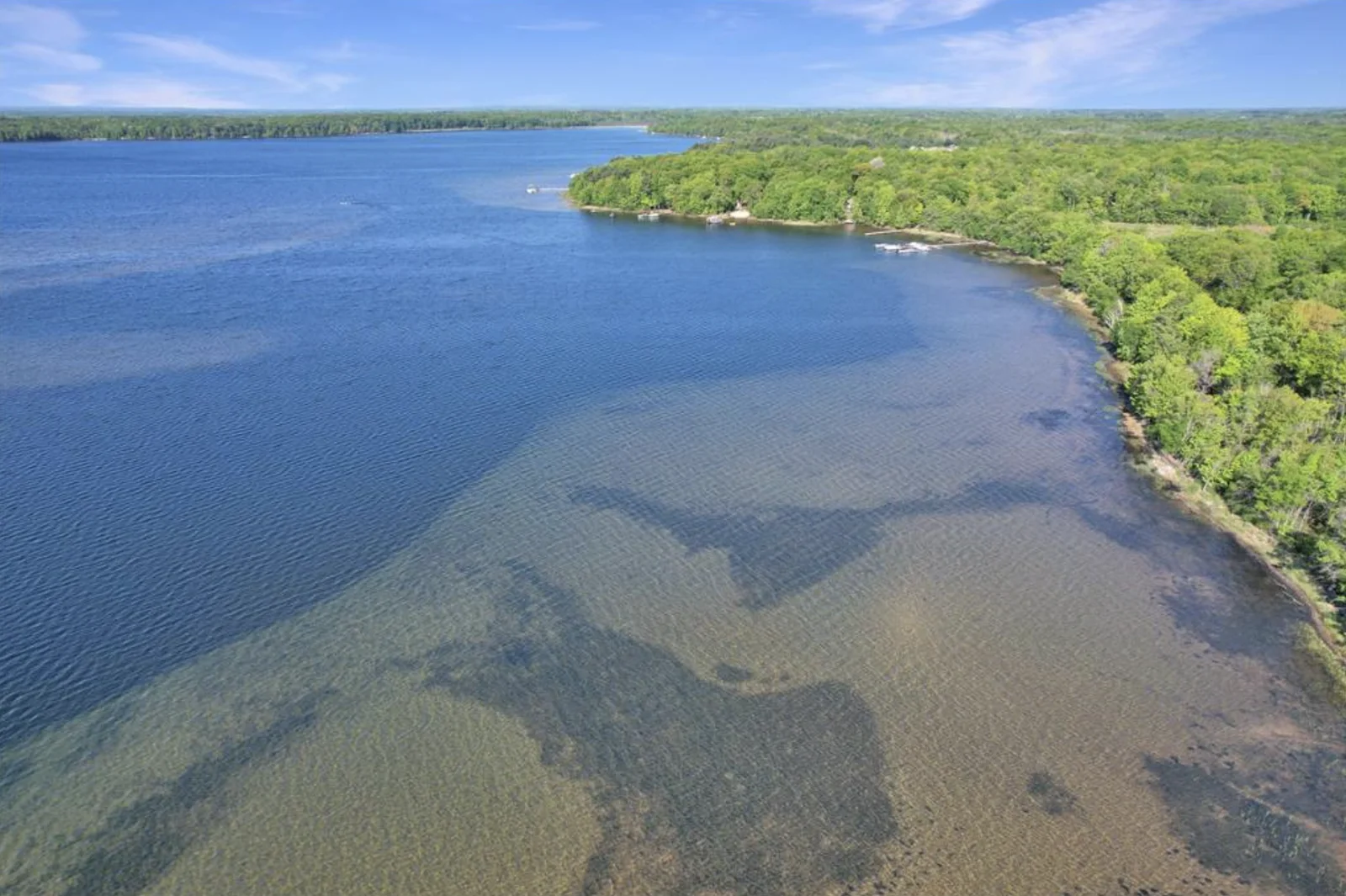 Enjoy 1,500ft of shared lakeshore access in Eagle Deer Reserve!