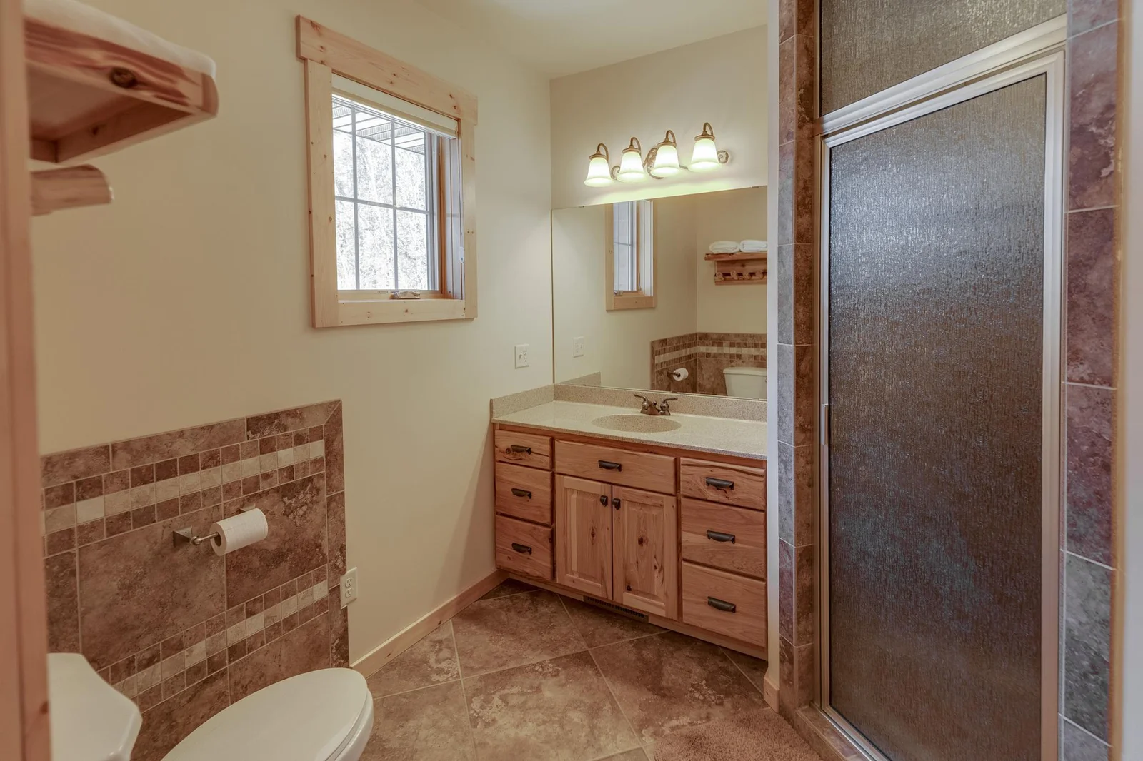 En Suite Bath - Main
