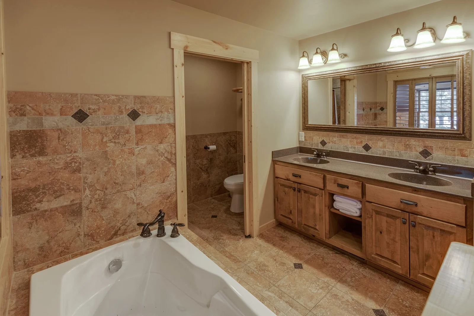 Jetted Tub & Double Sinks