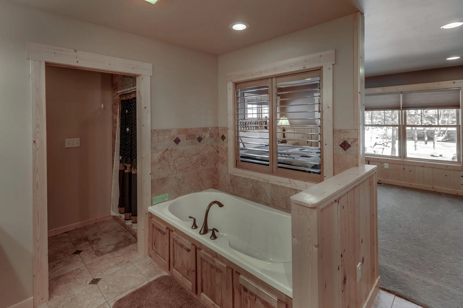 En suite Bath - Upper