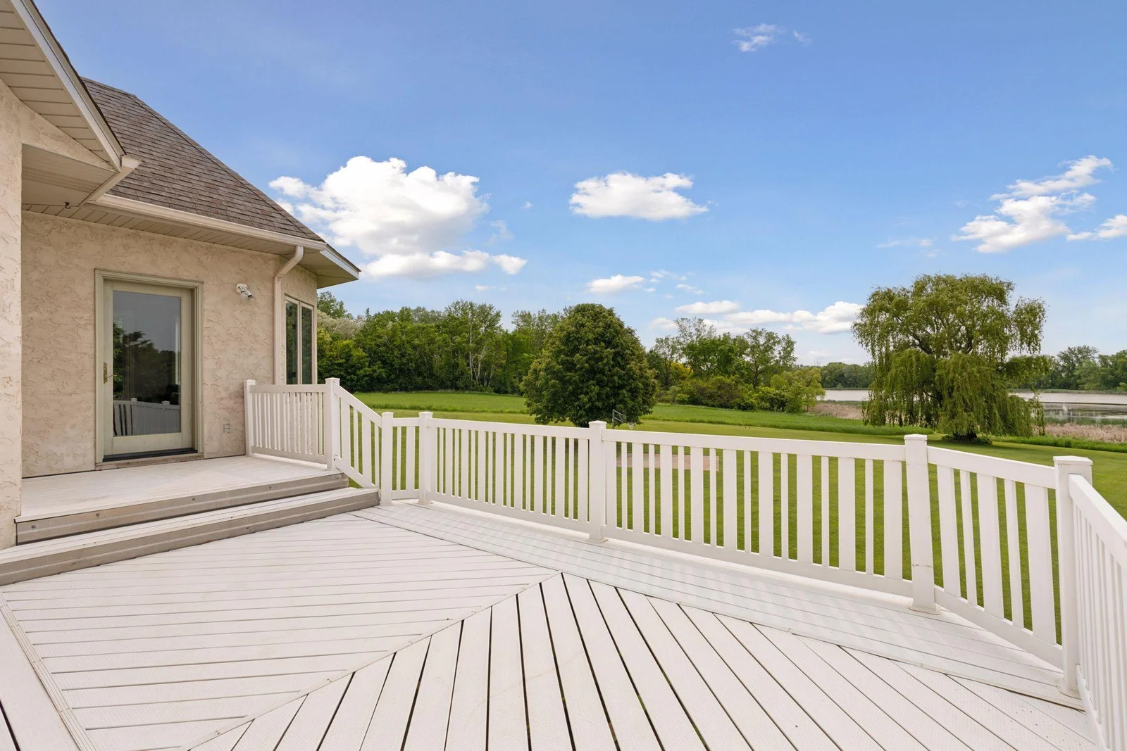 Maintenance Free Deck overlooking the Lake