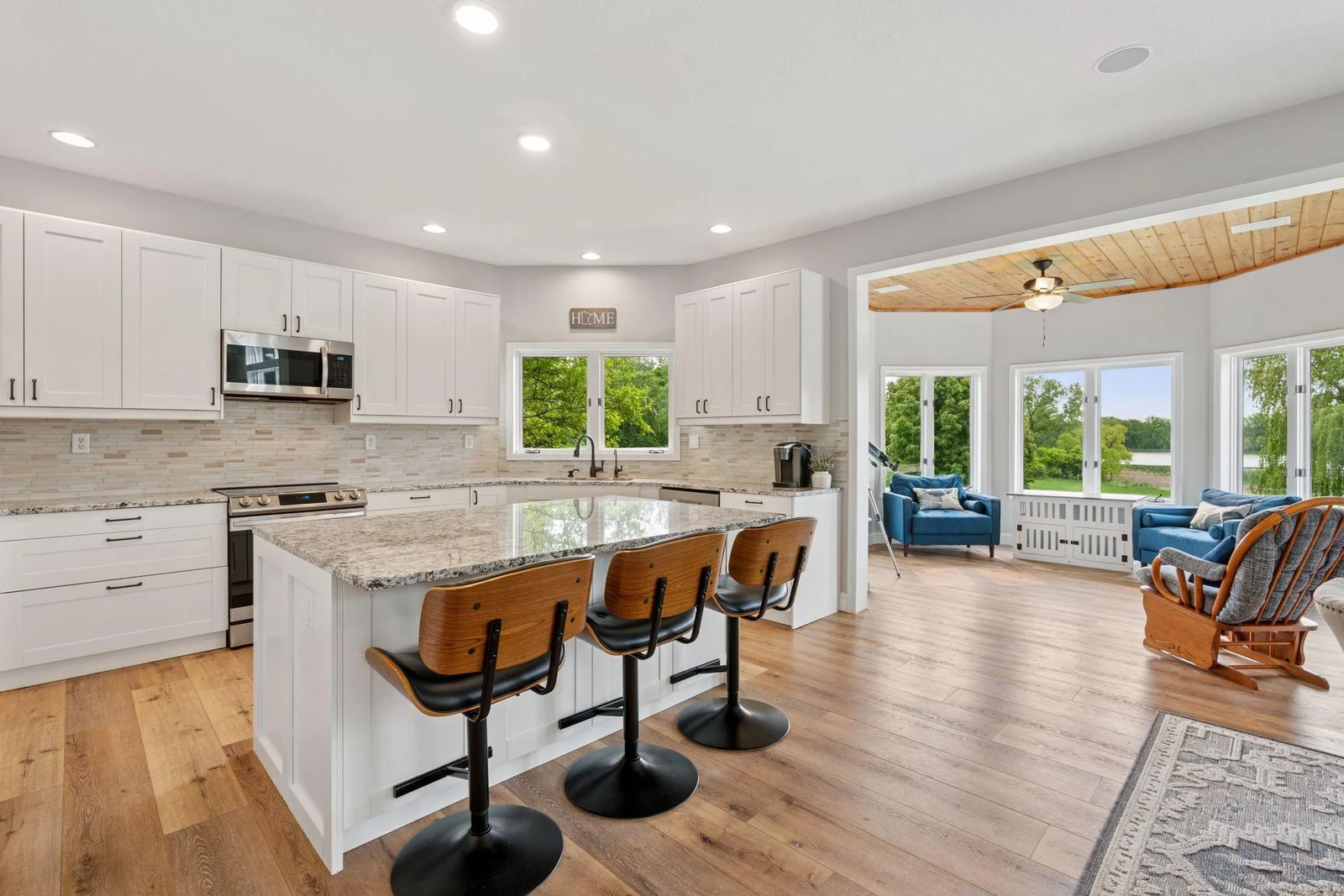 Large Center Island with extra seating
