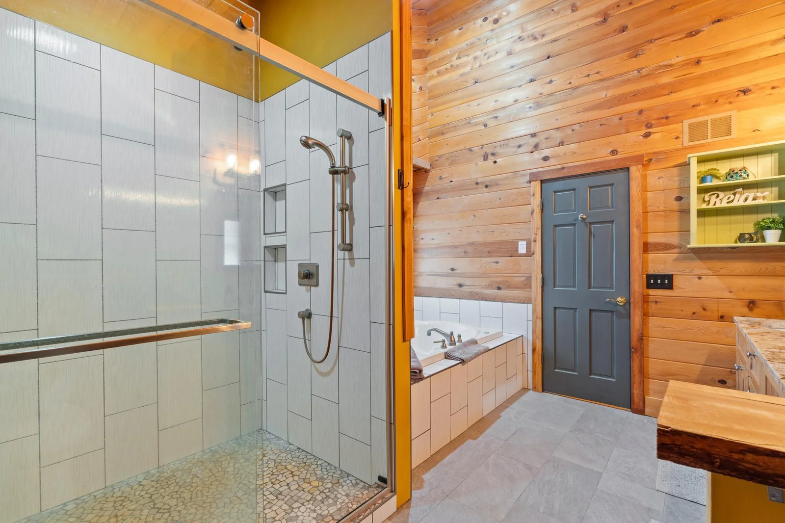 main floor bath ensuite