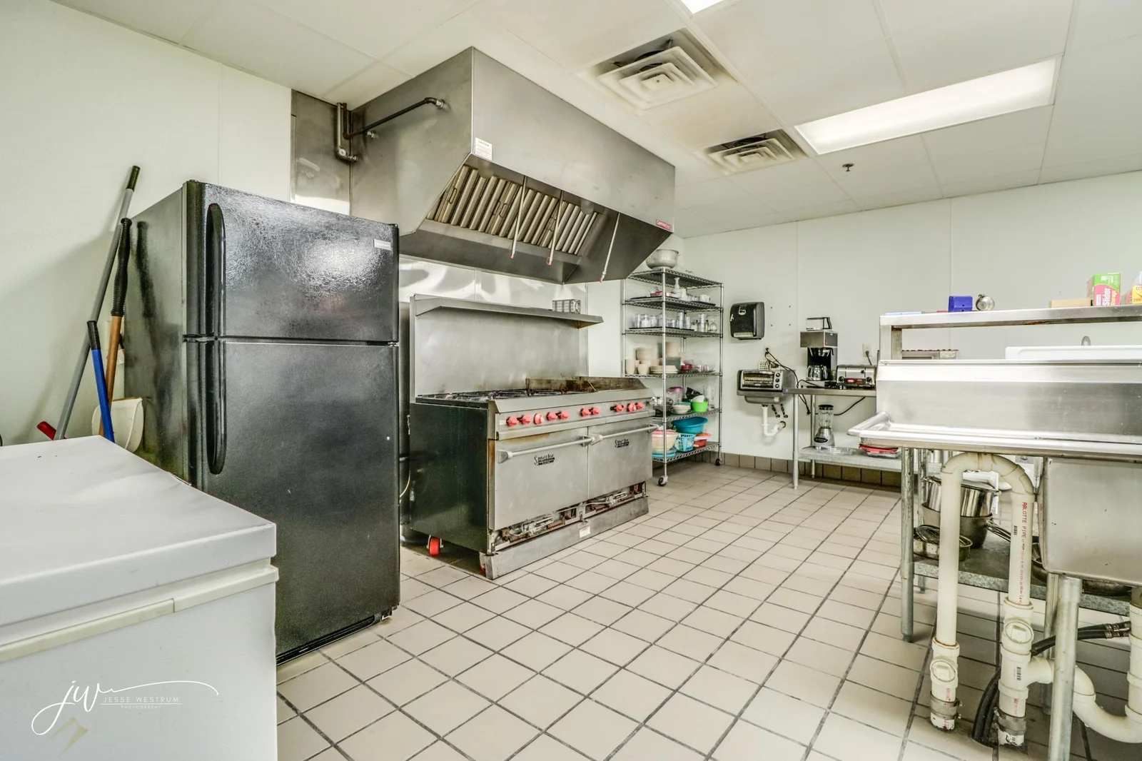 Kitchen 4.jpg