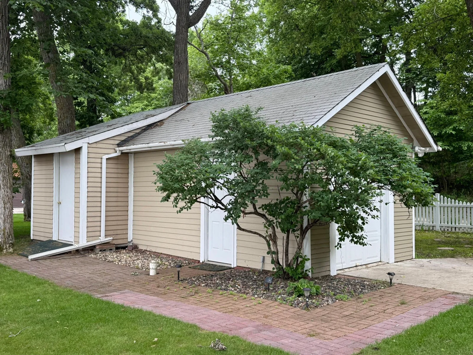 Toy Shed can be used as "bunk house"