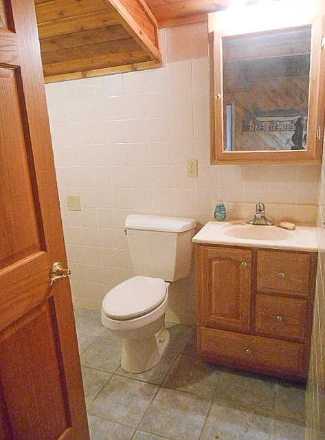 WTA 8 Bathroom.jpg