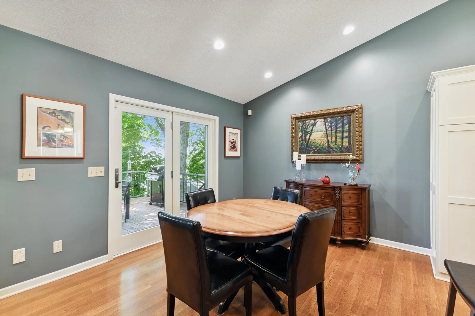Pretty dining space with lovely views
