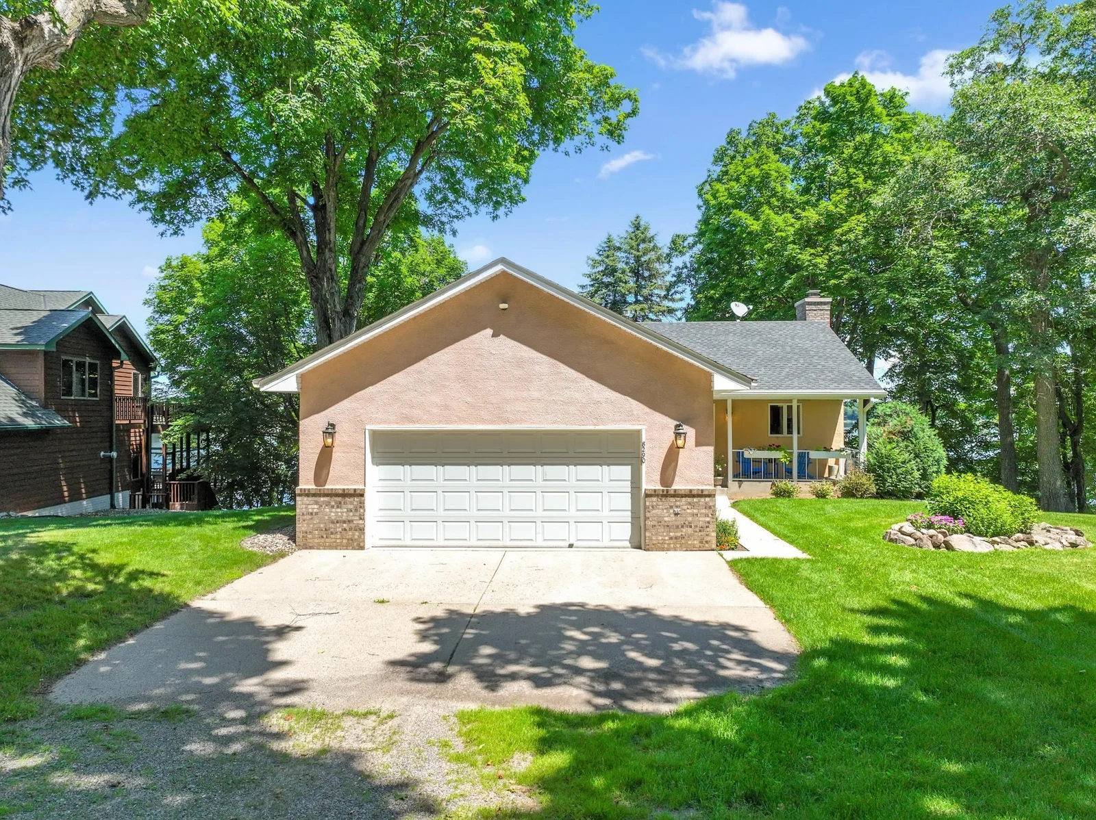 3 bedroom / 3bath lake home