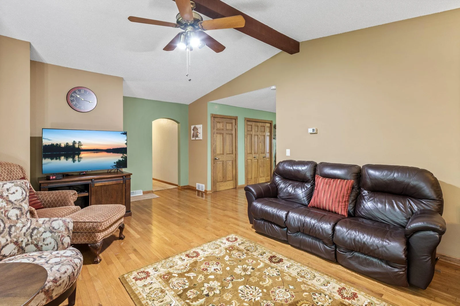 Vaulted ceilings and hardwood floors