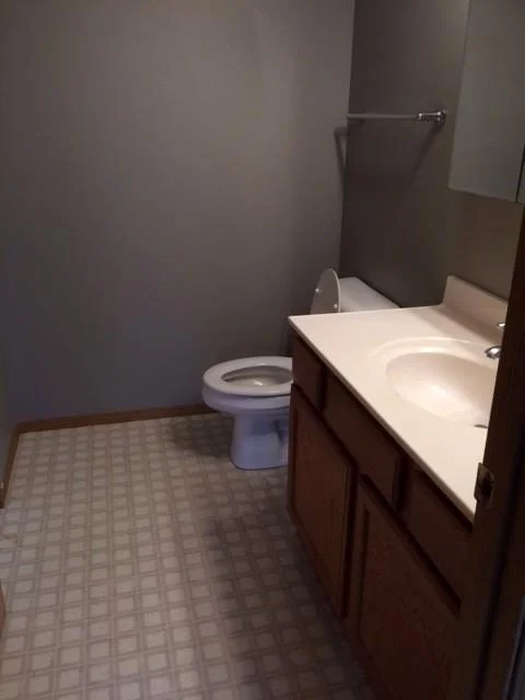 #212 Bathroom.JPG