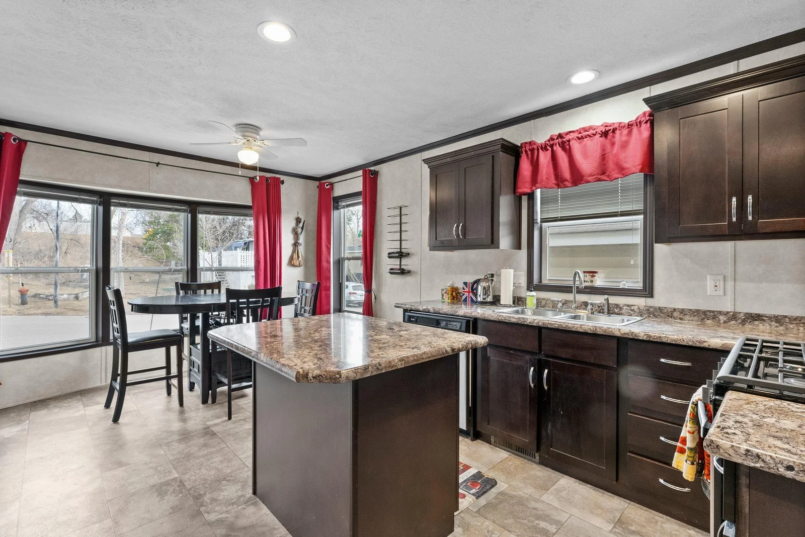 27-web-or-mls-66 Kelly Rd-53.jpg