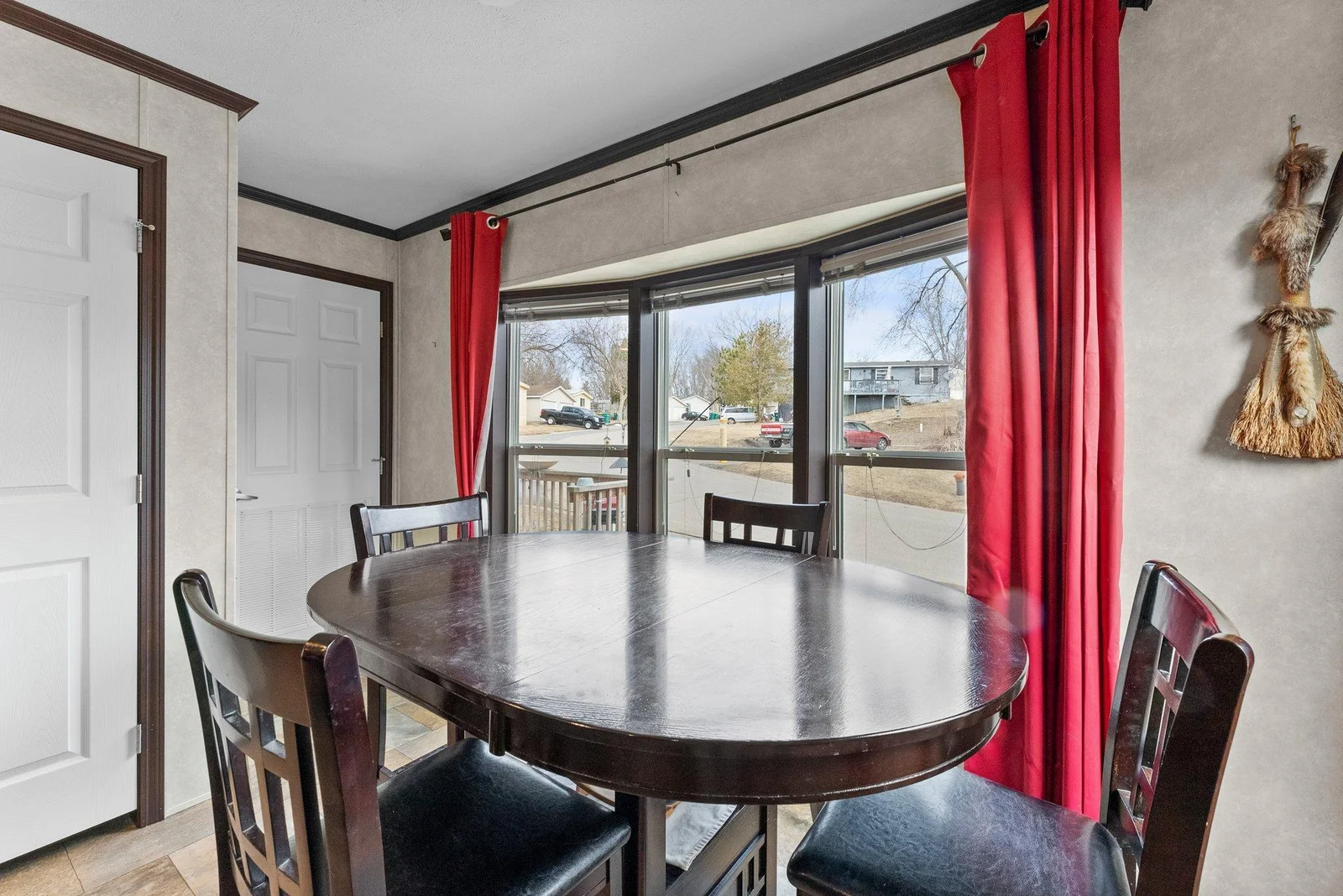 19-web-or-mls-66 Kelly Rd-24.jpg