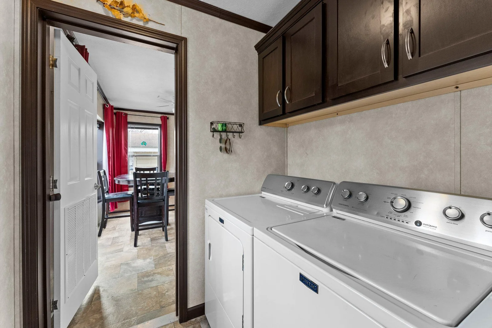 15-web-or-mls-66 Kelly Rd-9.jpg