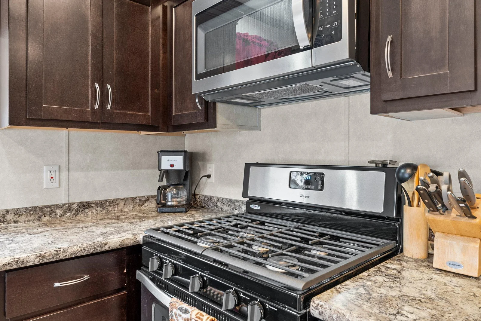 24-web-or-mls-66 Kelly Rd-43.jpg