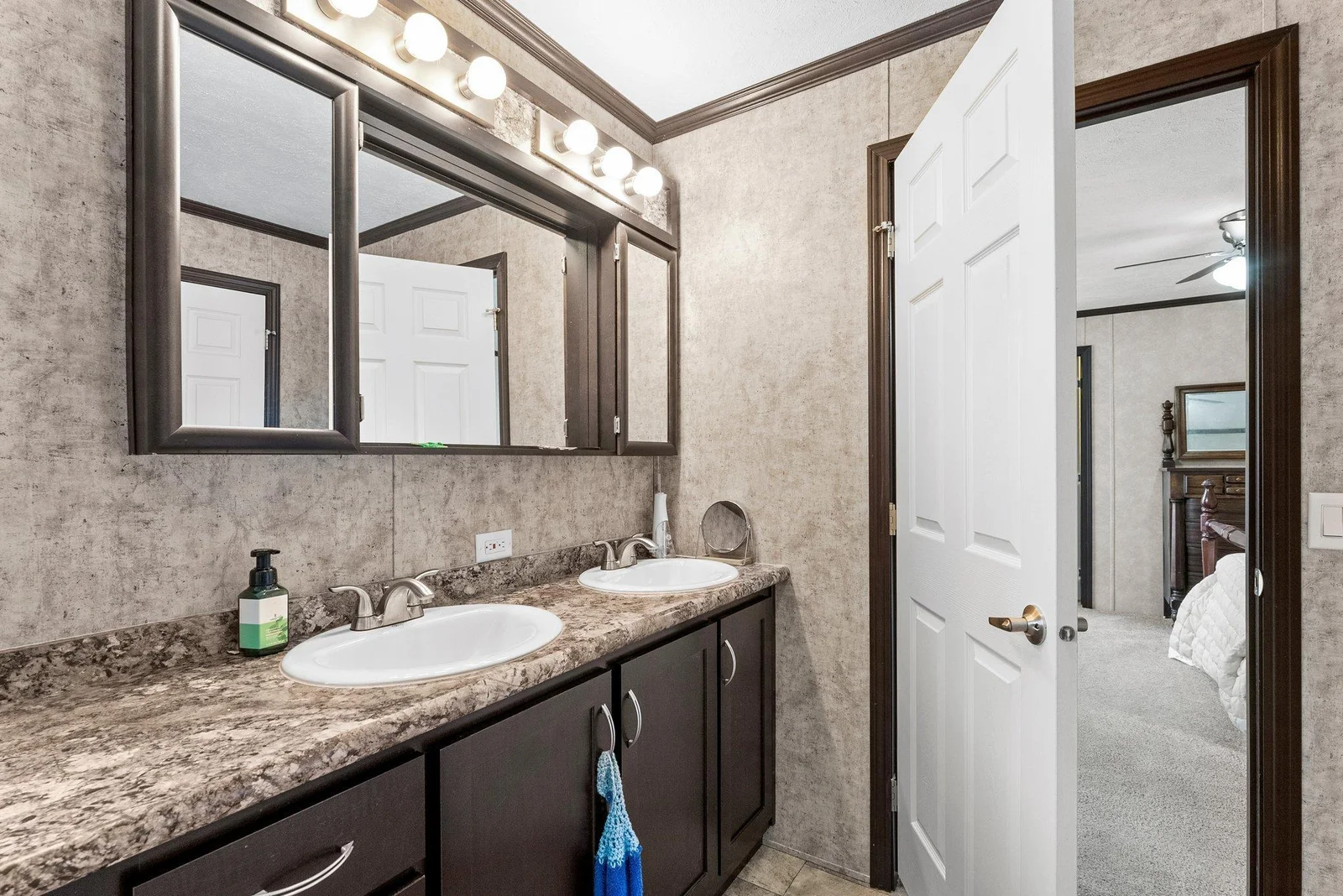 39-web-or-mls-66 Kelly Rd-96.jpg
