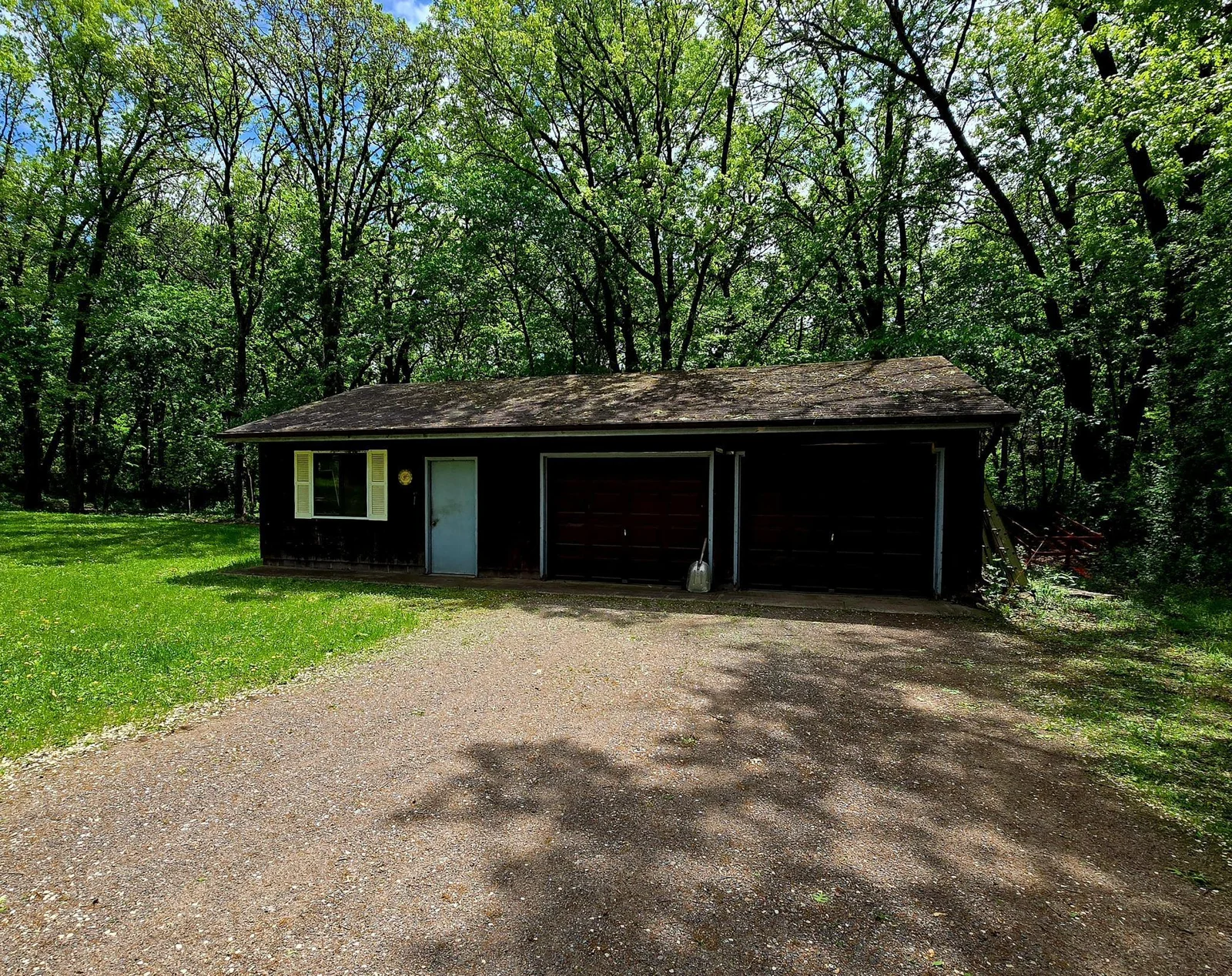 Detached Garage with Shop