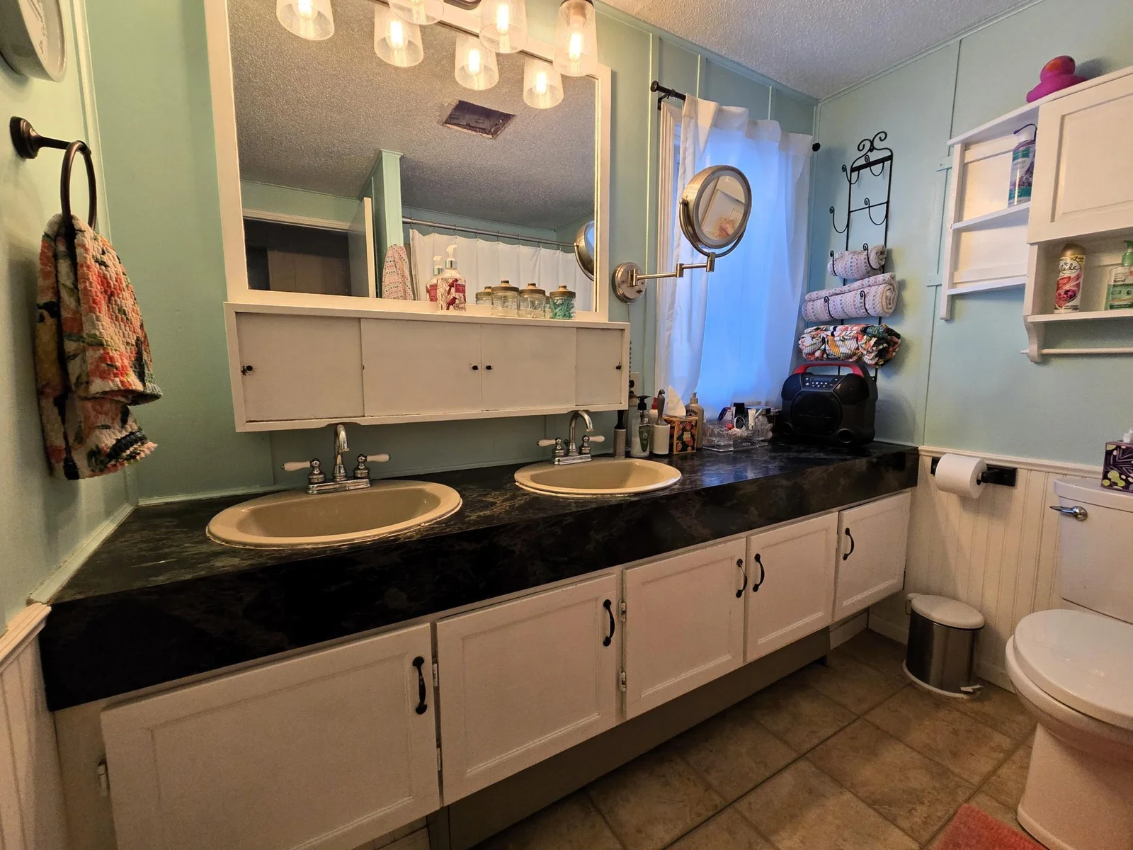 Main Floor Full Bath