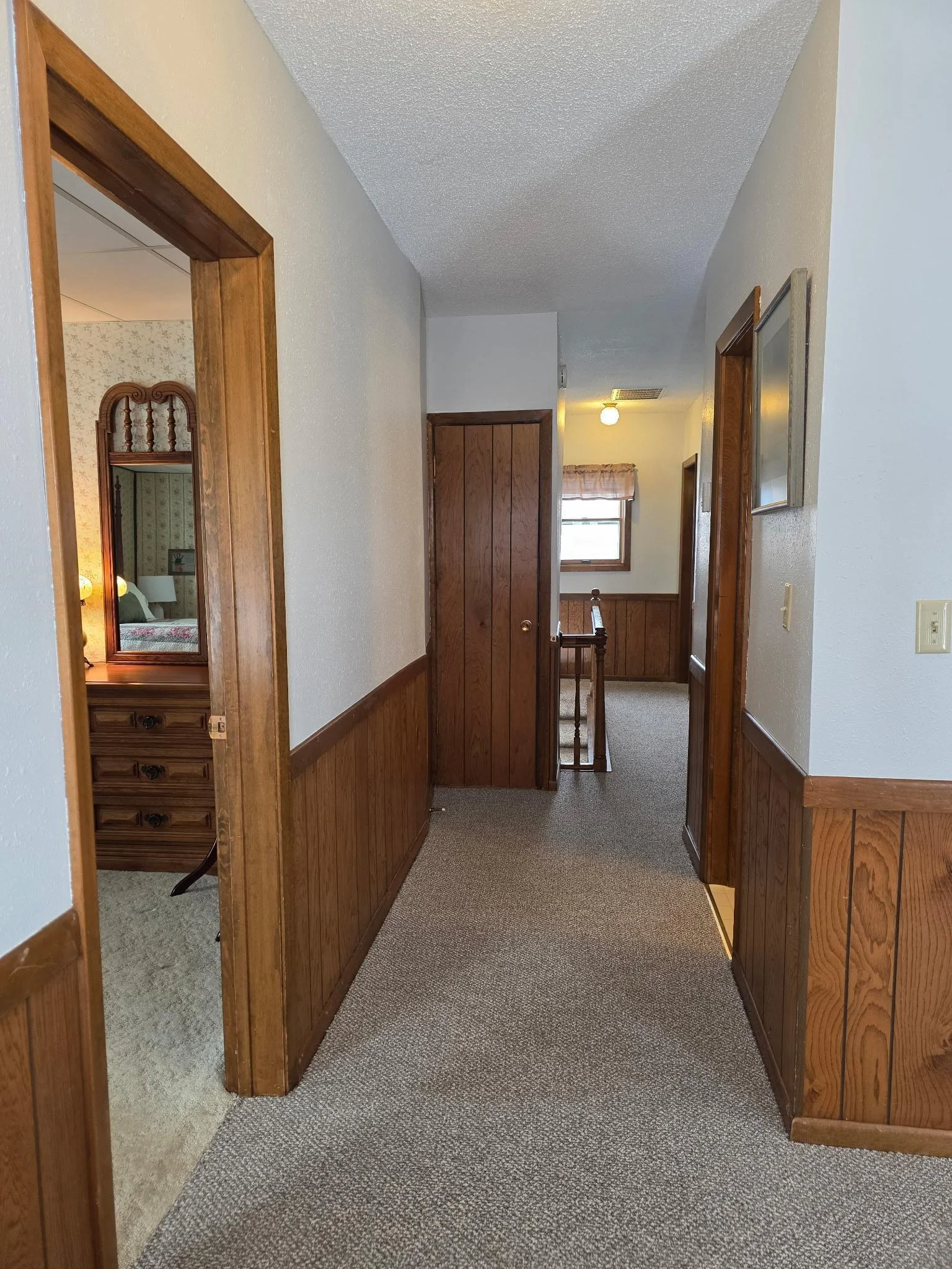 Hall BR 1 to left