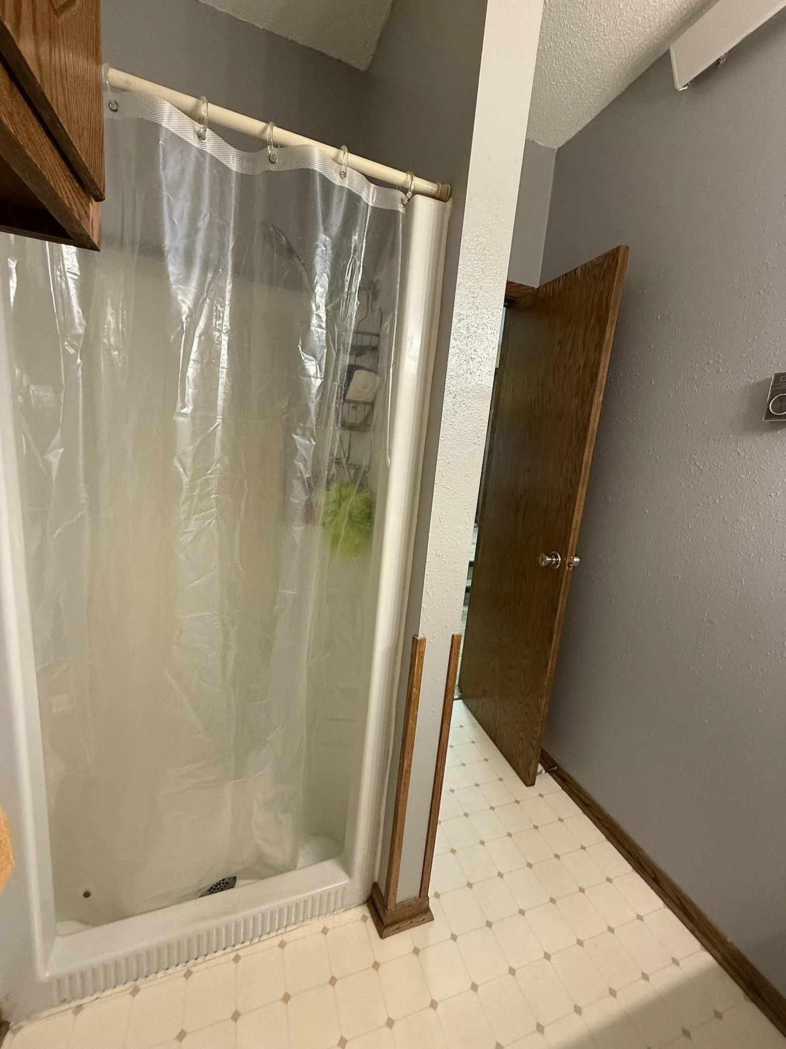 Main Floor 3/4 Bath WI Shower