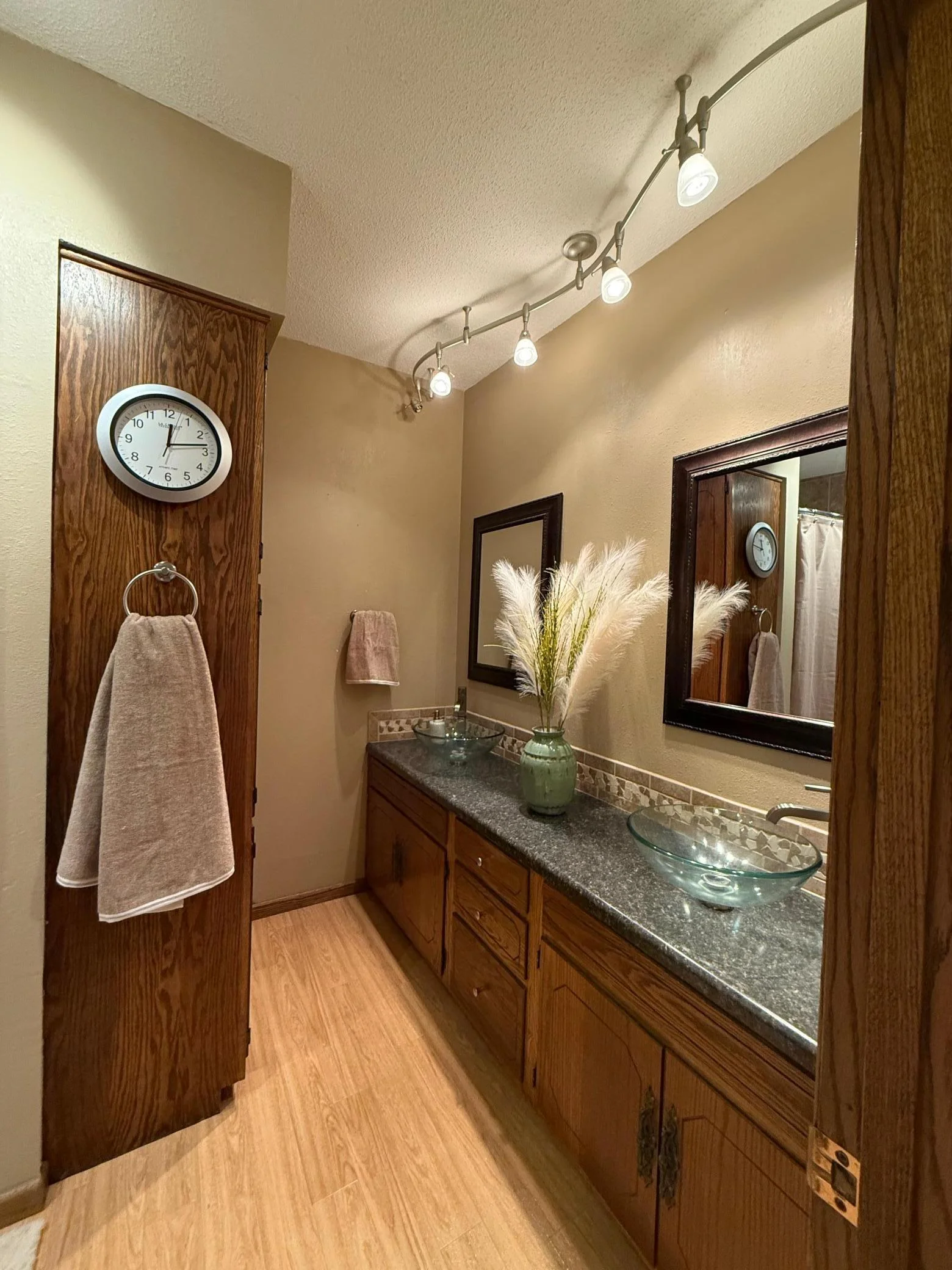 Main Floor Full Bath