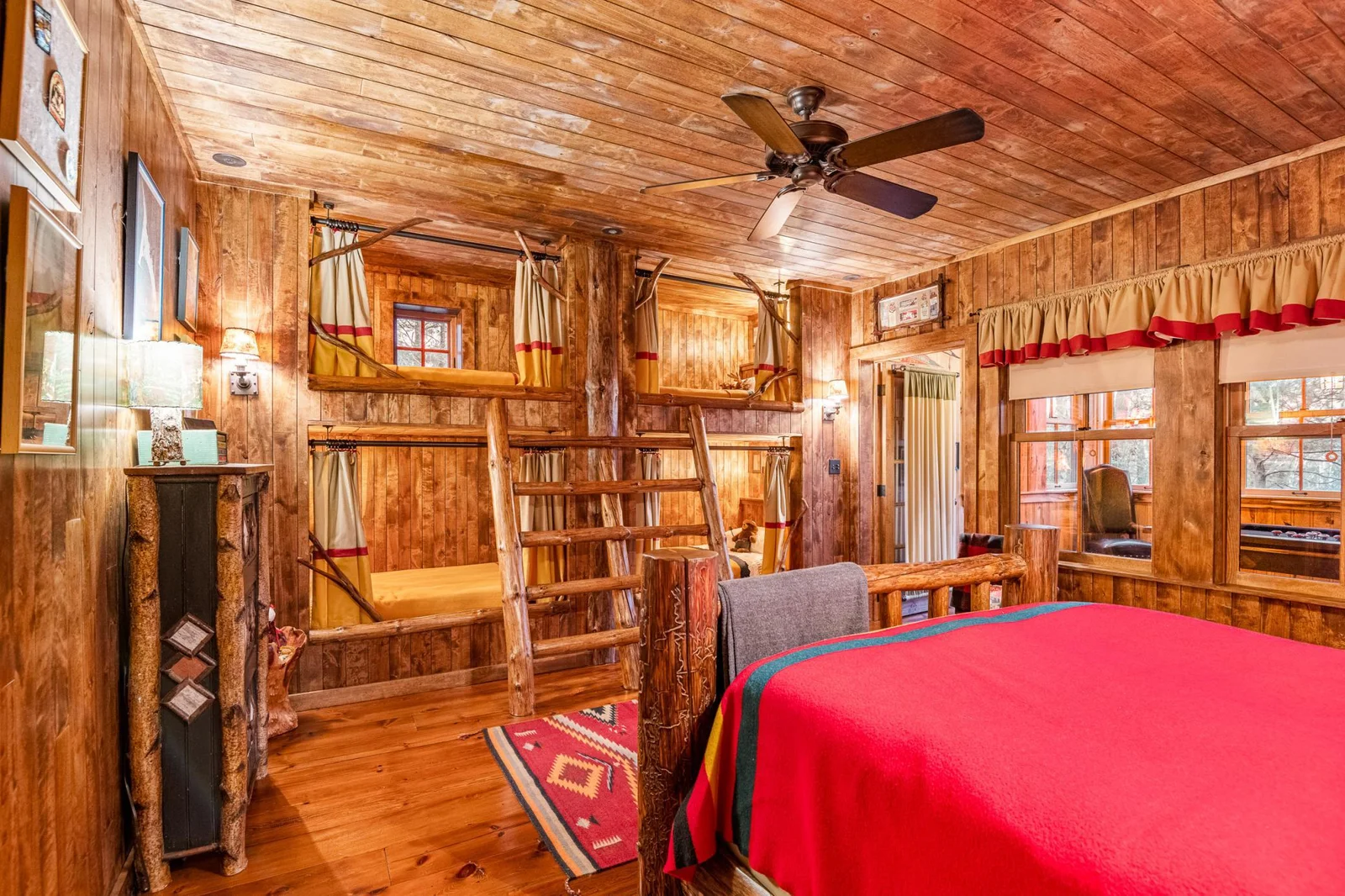 Bunk Room Sleeps 6