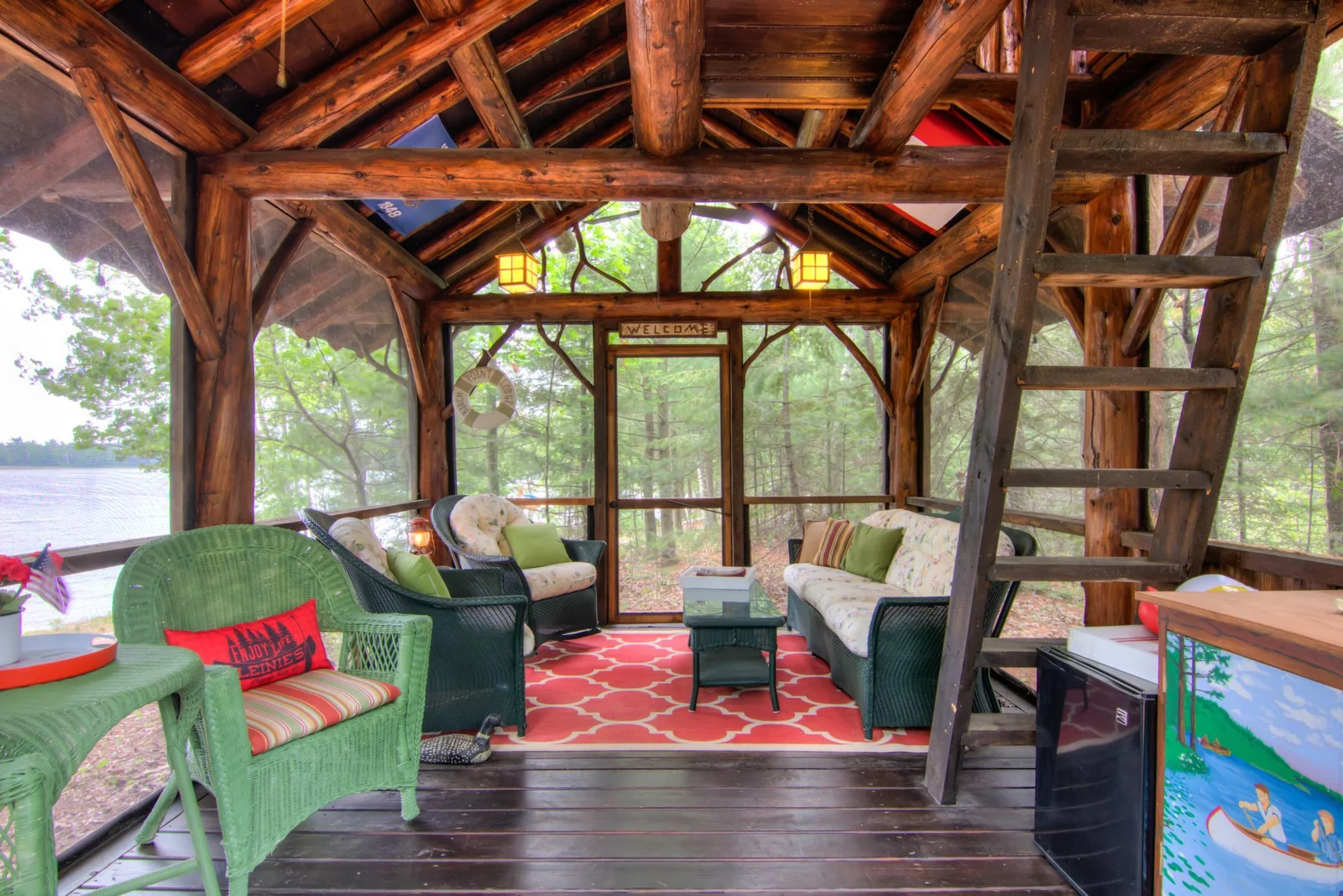 Screened Lakeside Retreat