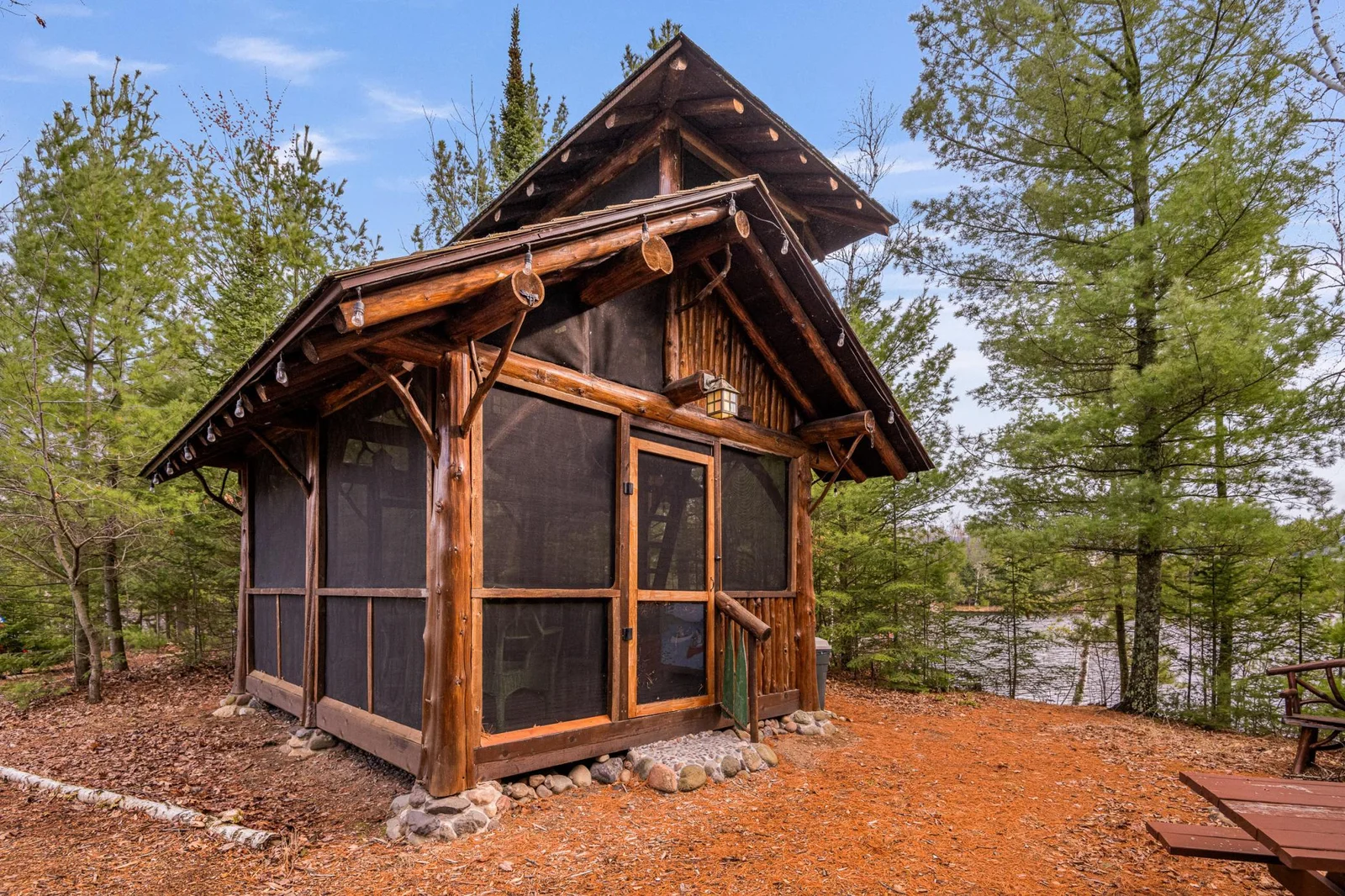 Screened Lakeside Retreat
