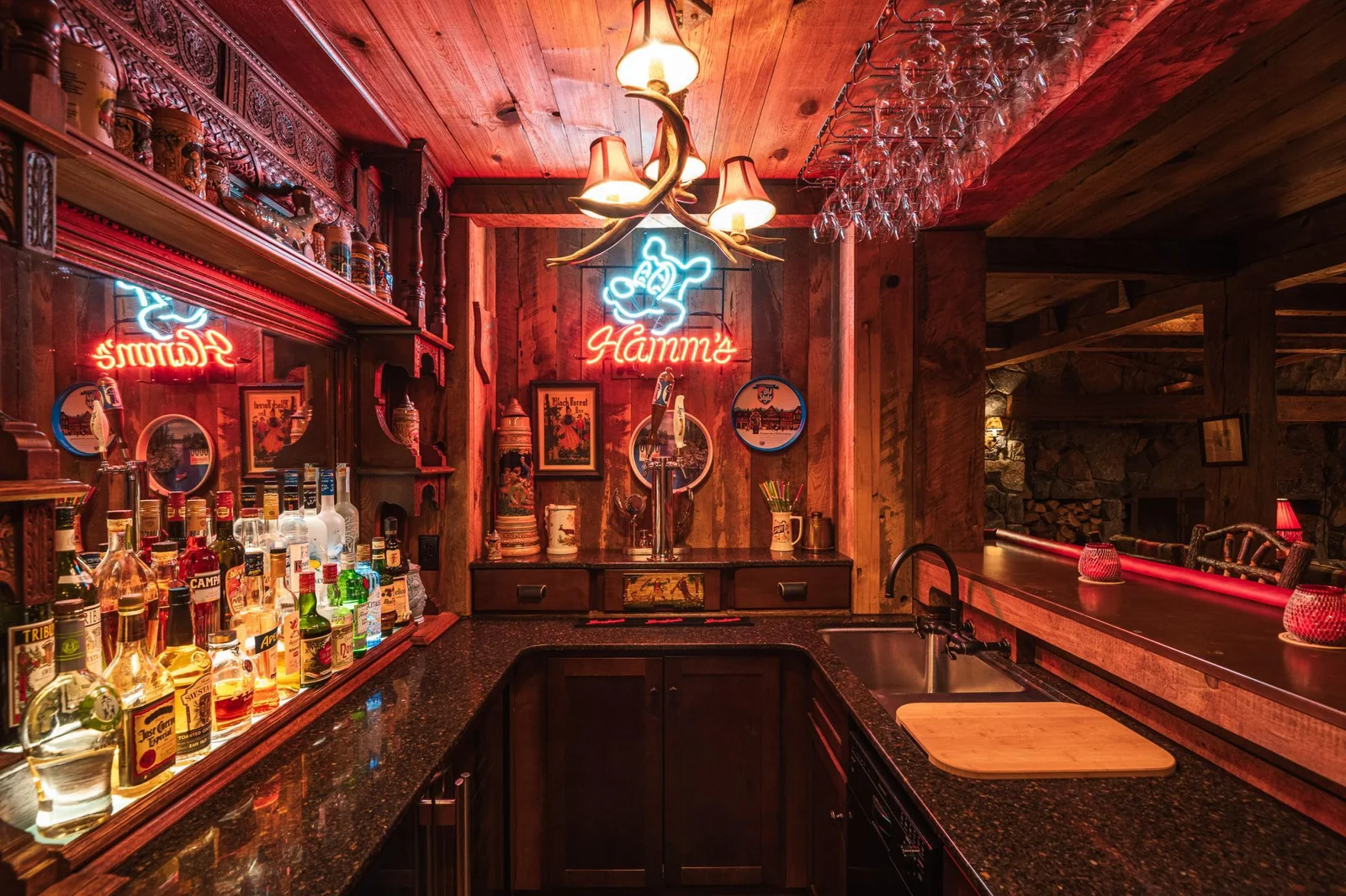 Bar on Lake Level