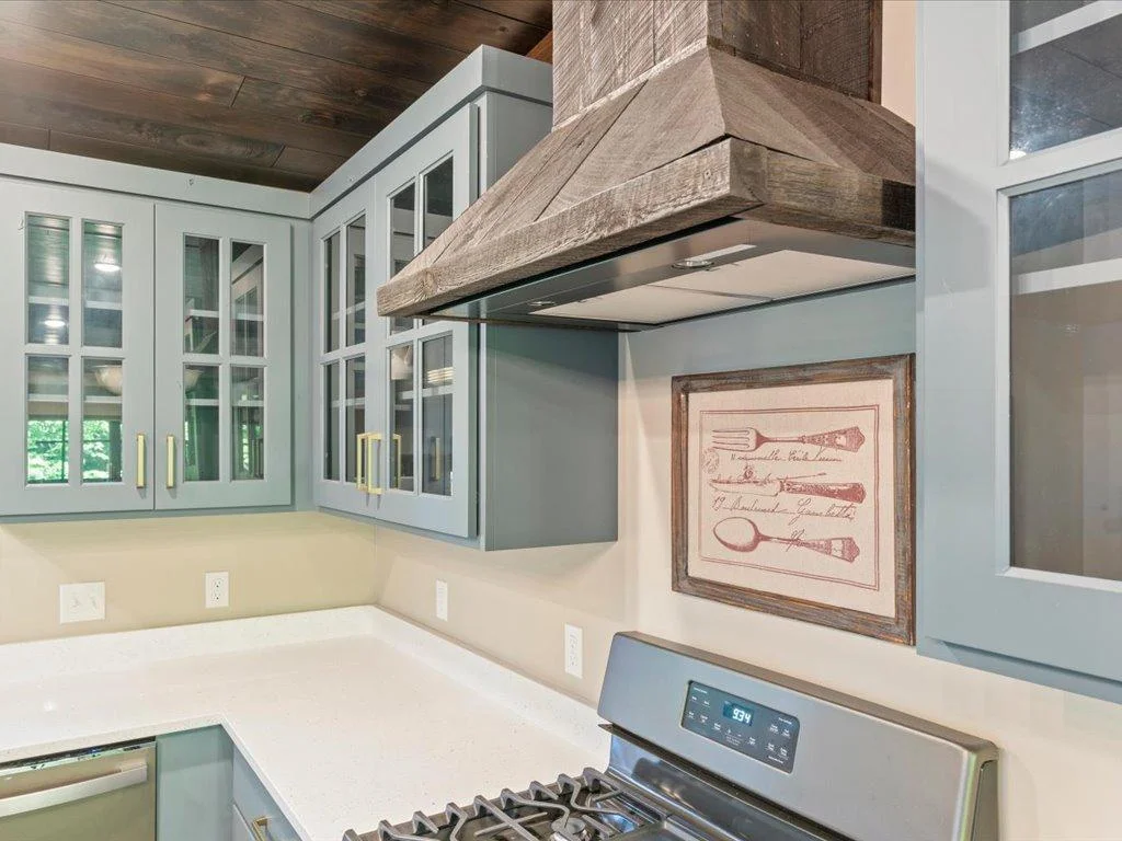 Love the glass cabinets.