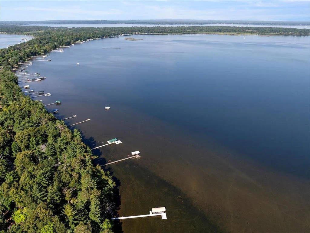 Gull offers over 10 bars/restaurants you can get to by boat!