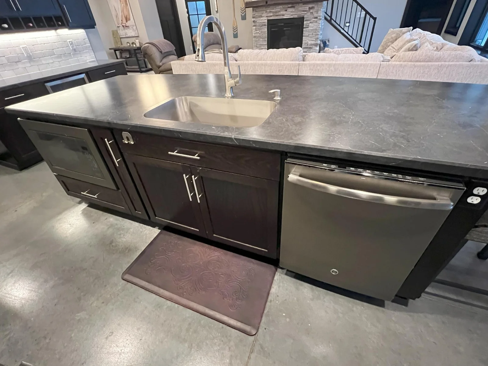 Dish Washer & Microwave.jpg