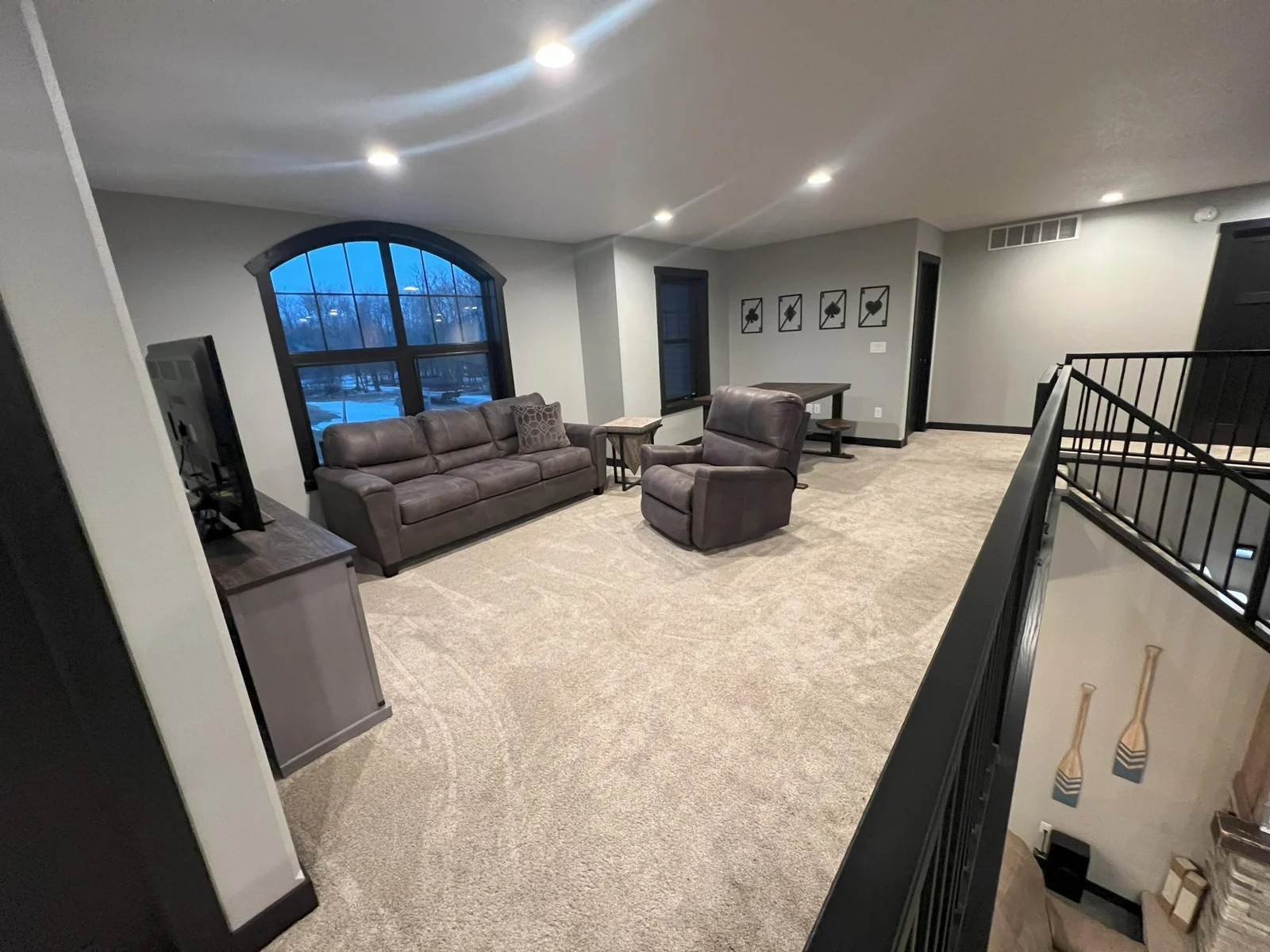 Upstairs Loft - Sitting Area.jpg