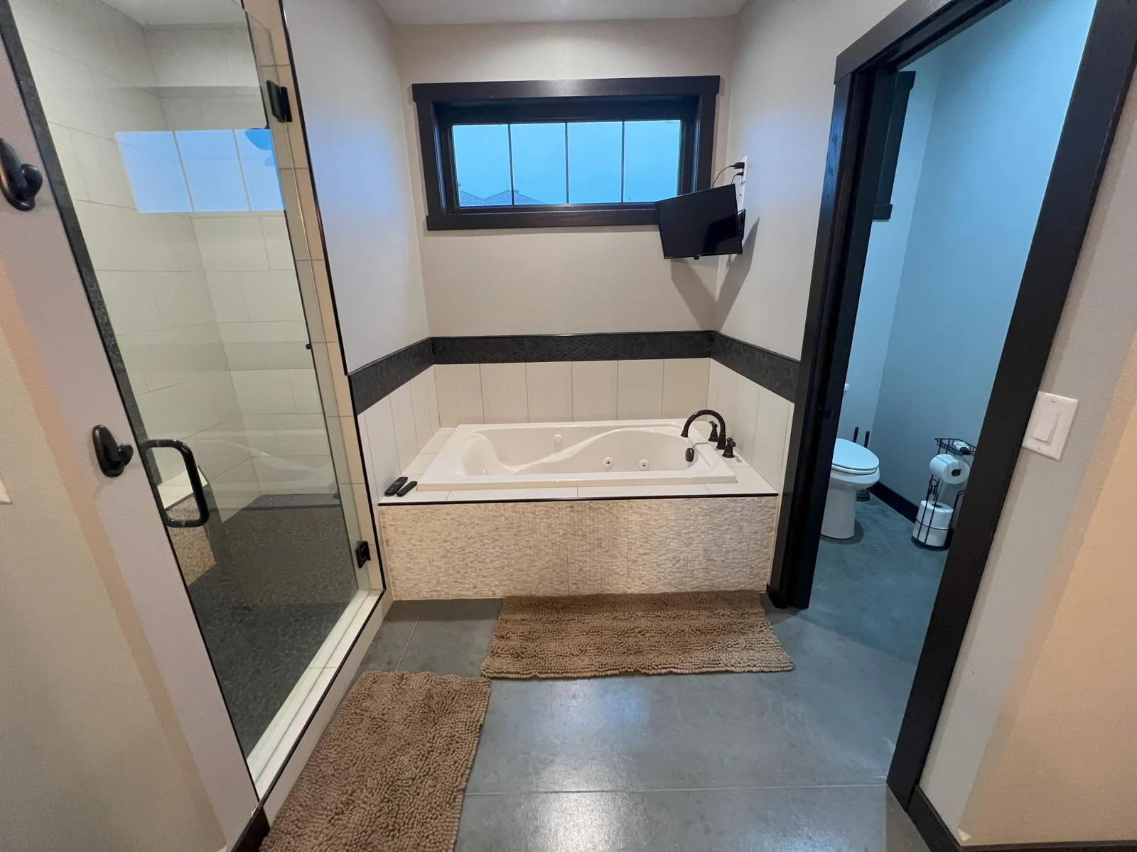 Primary Bathroom.jpg