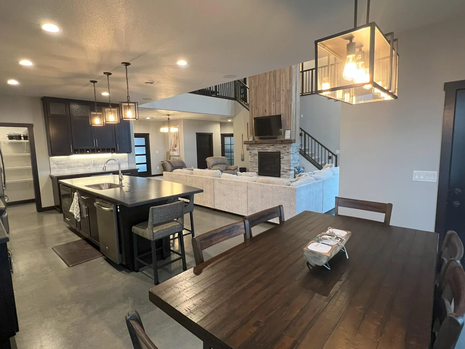 Kitchen - Dining.jpg