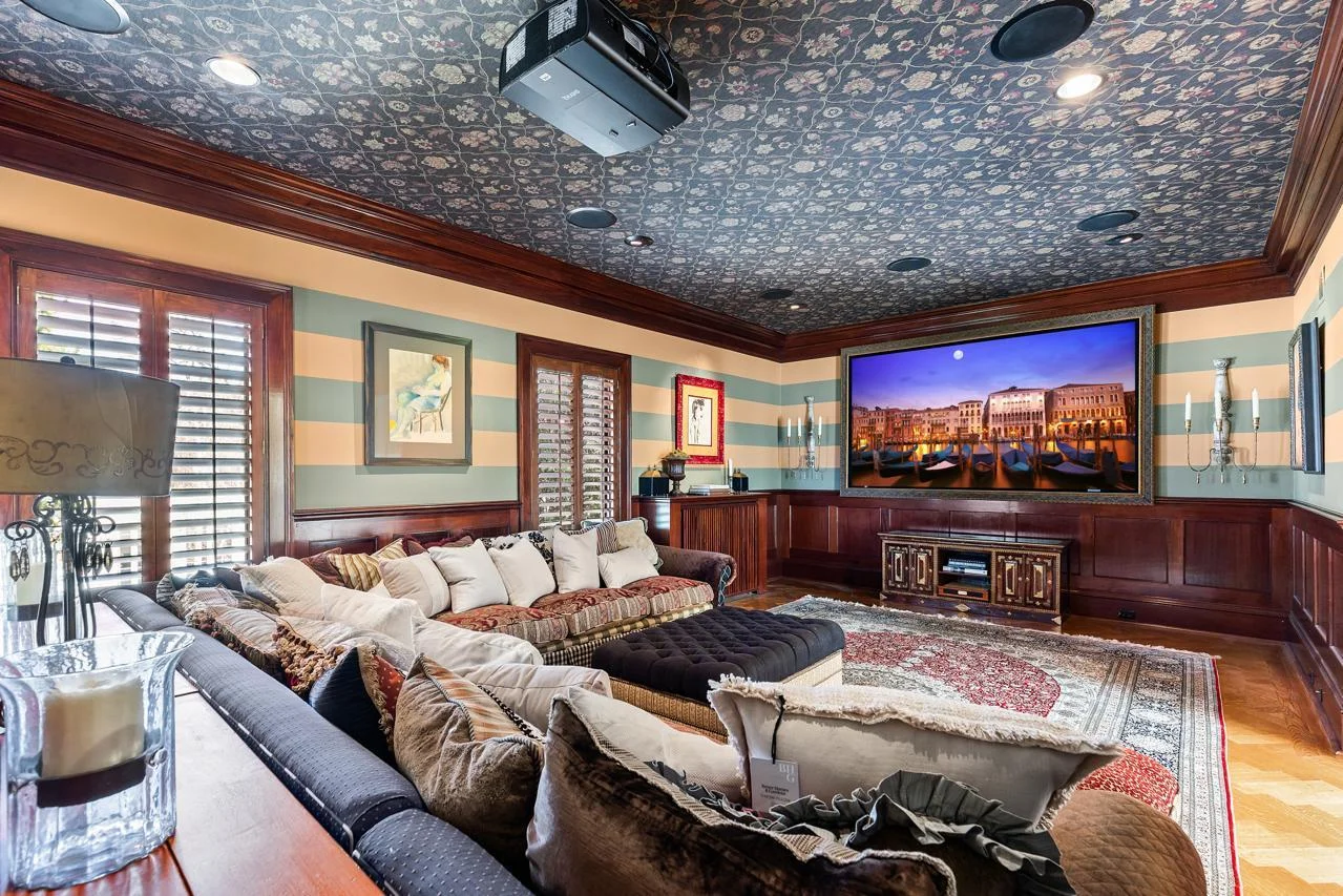 Family Room // Theater